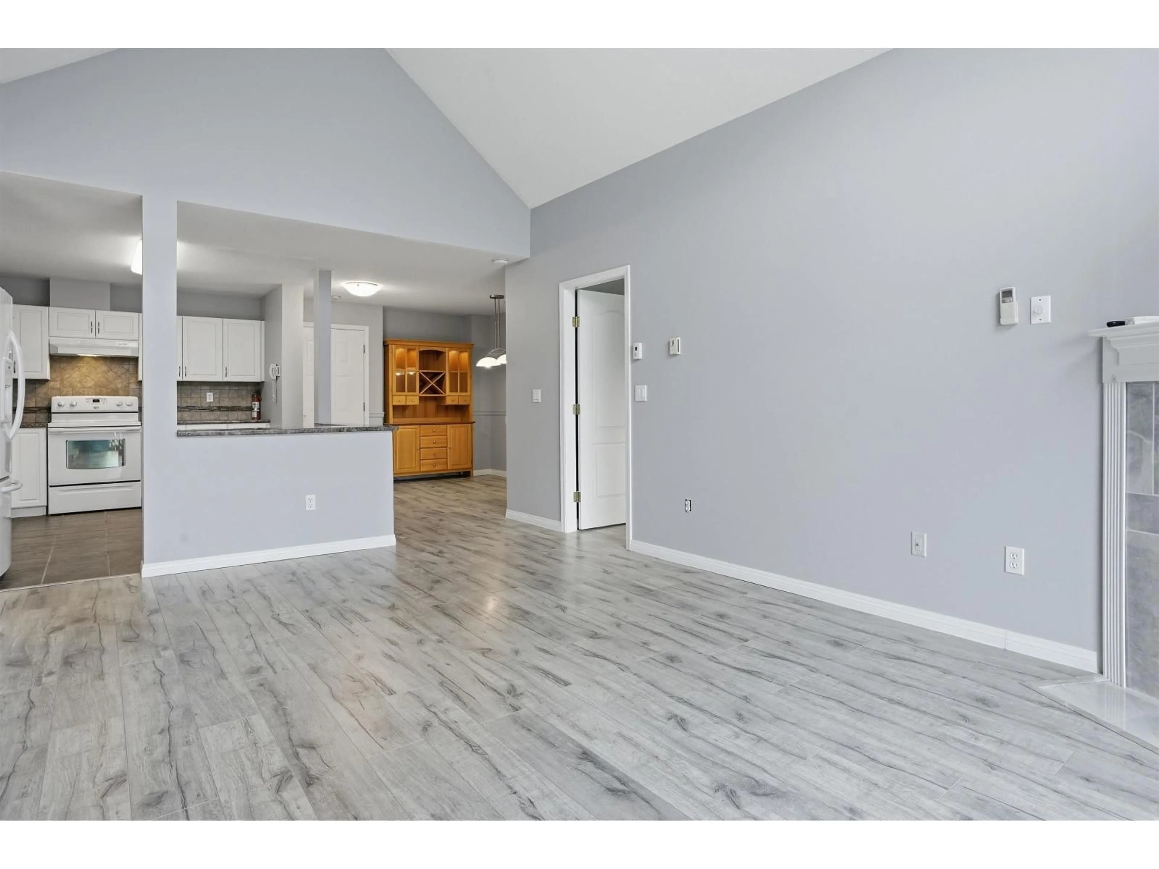 A pic of a room for 413 - 45520 KNIGHT ROAD, Chilliwack British Columbia V2R3Z2