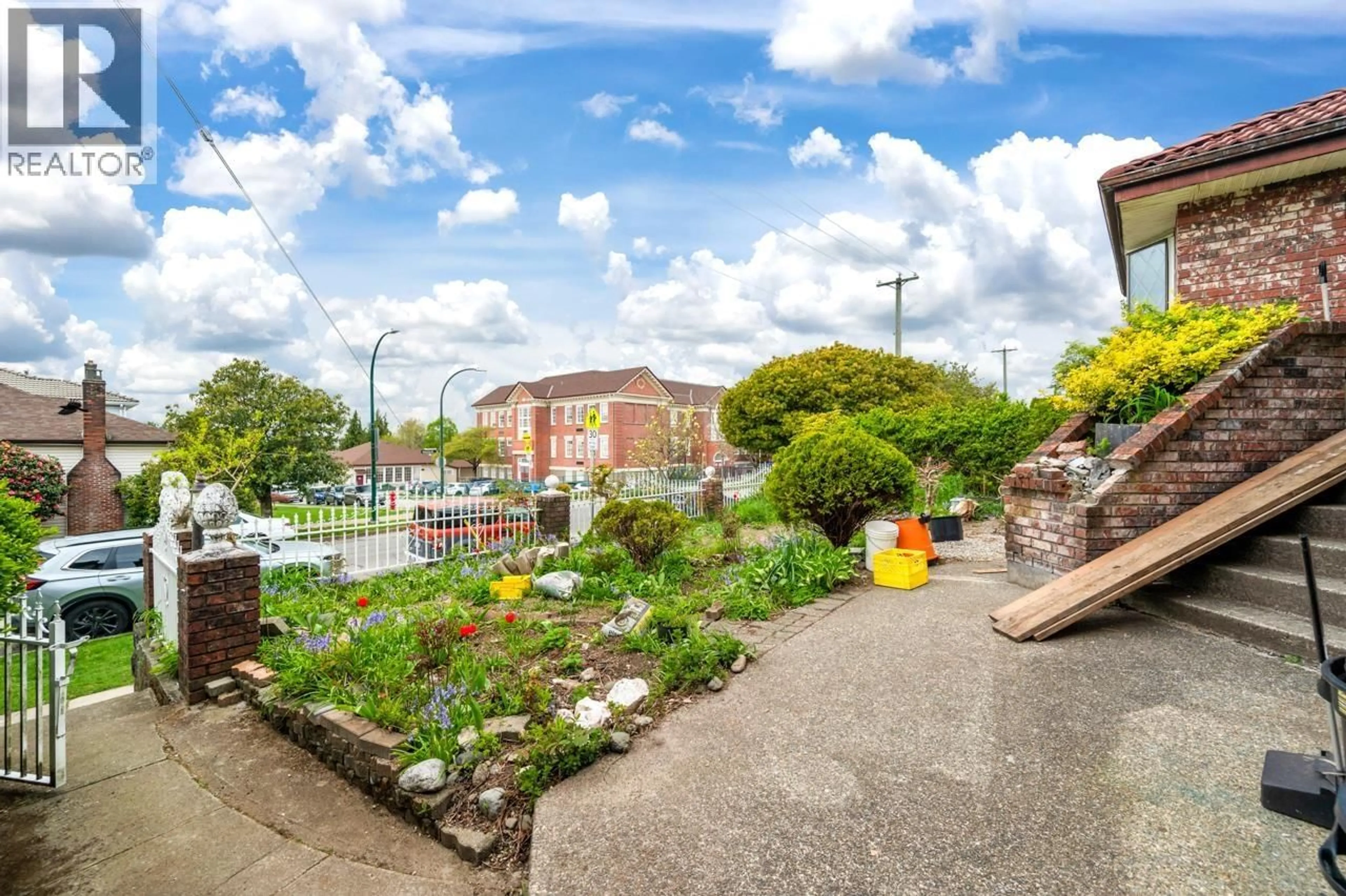 Patio, street for 4338 ONTARIO STREET, Vancouver British Columbia V5V3G9