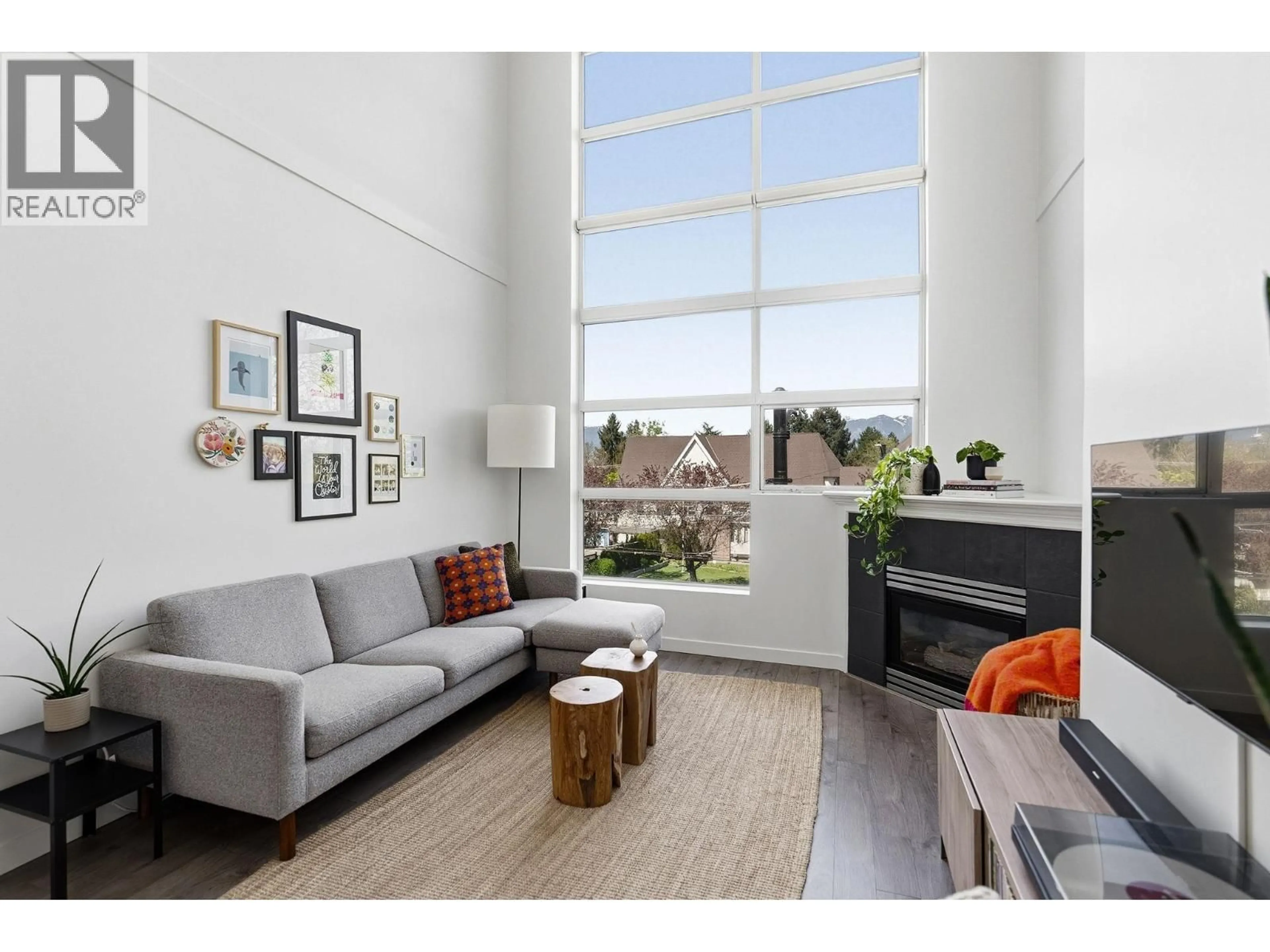 Living room with furniture, unknown for 327 - 418 BROADWAY, Vancouver British Columbia V5T1X2