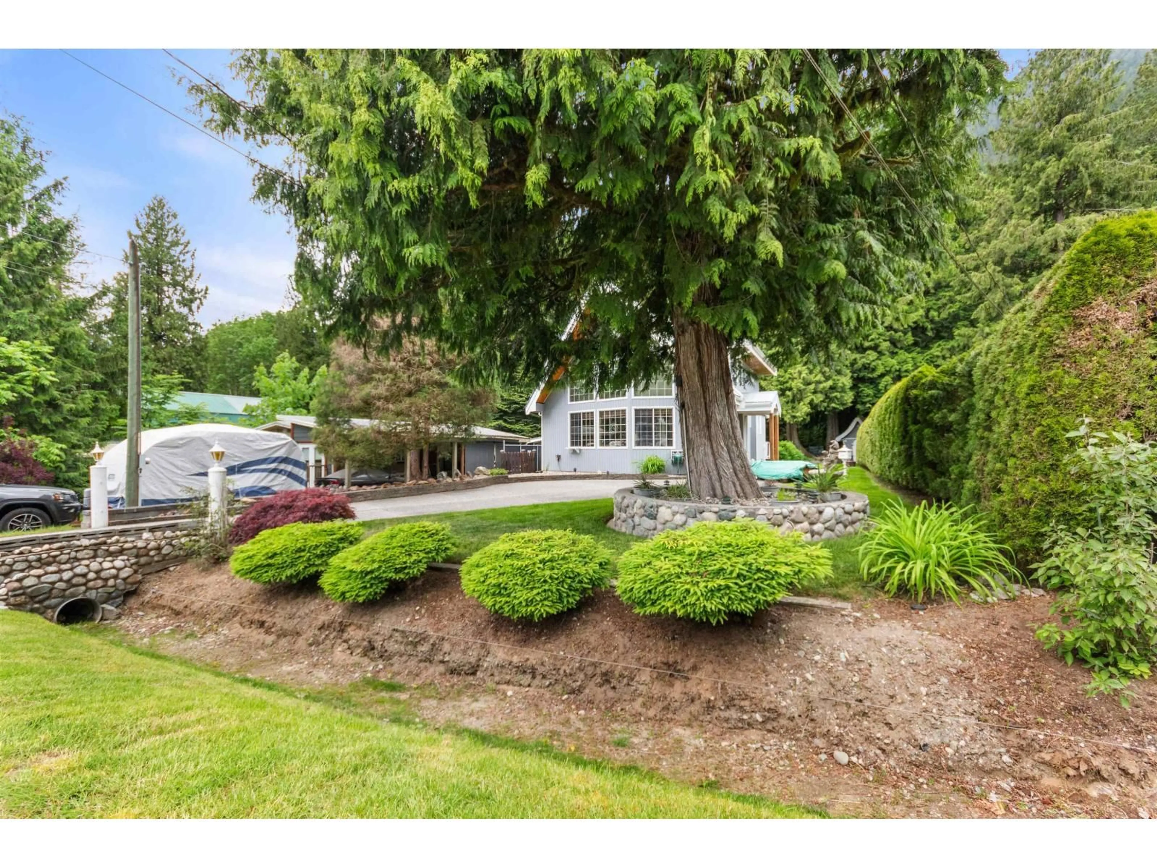 A pic from outside/outdoor area/front of a property/back of a property/a pic from drone, street for 66611 KERELUK ROAD, Hope British Columbia V0X1L1