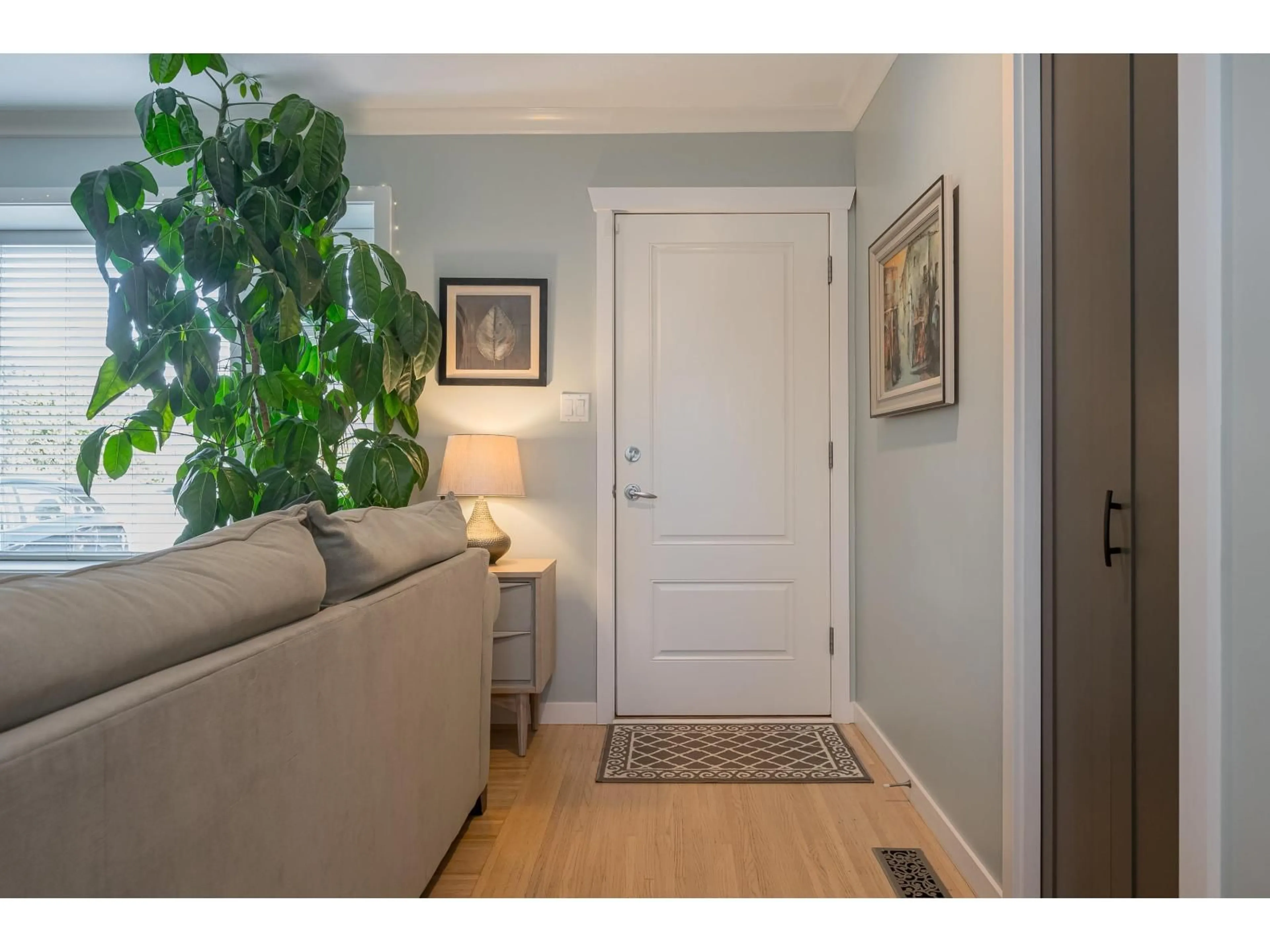 Indoor entryway for 7457 118A STREET, Delta British Columbia V4C6J8