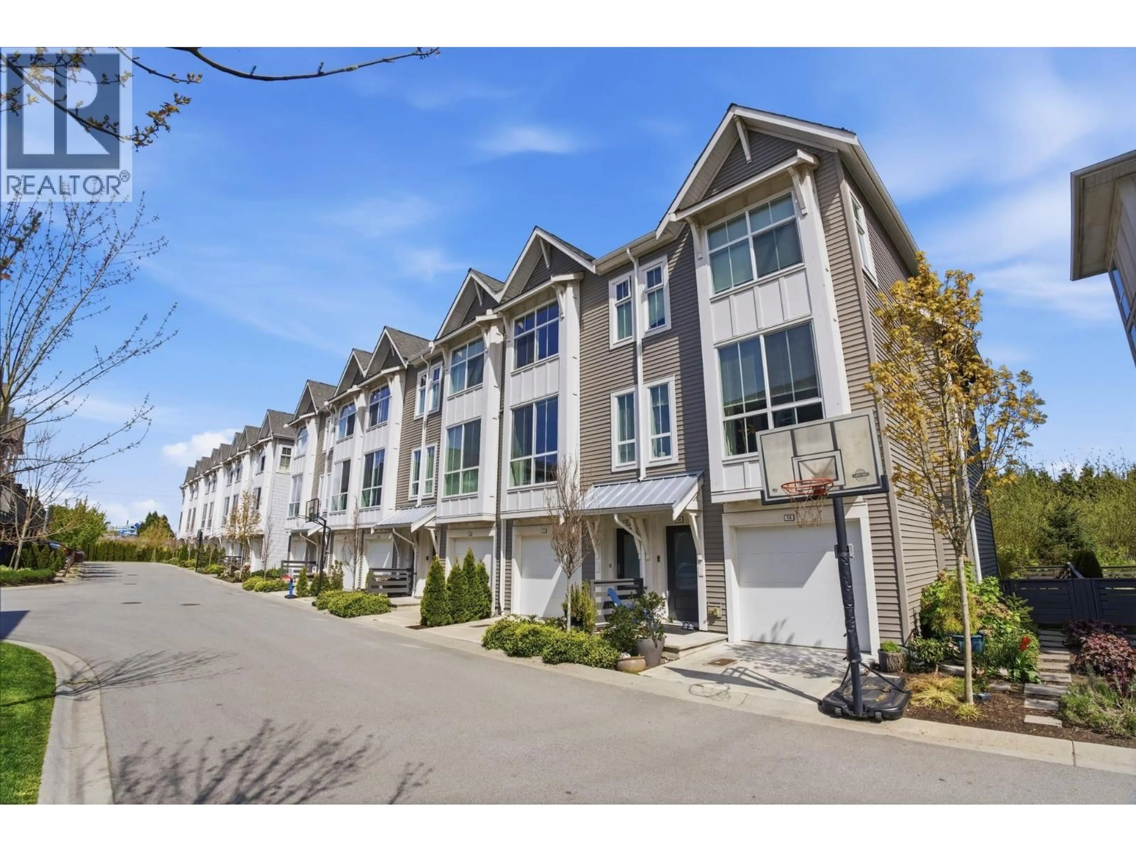 A pic from outside/outdoor area/front of a property/back of a property/a pic from drone, street for 15 - 4726 ORCA WAY, Tsawwassen British Columbia V4M0E7