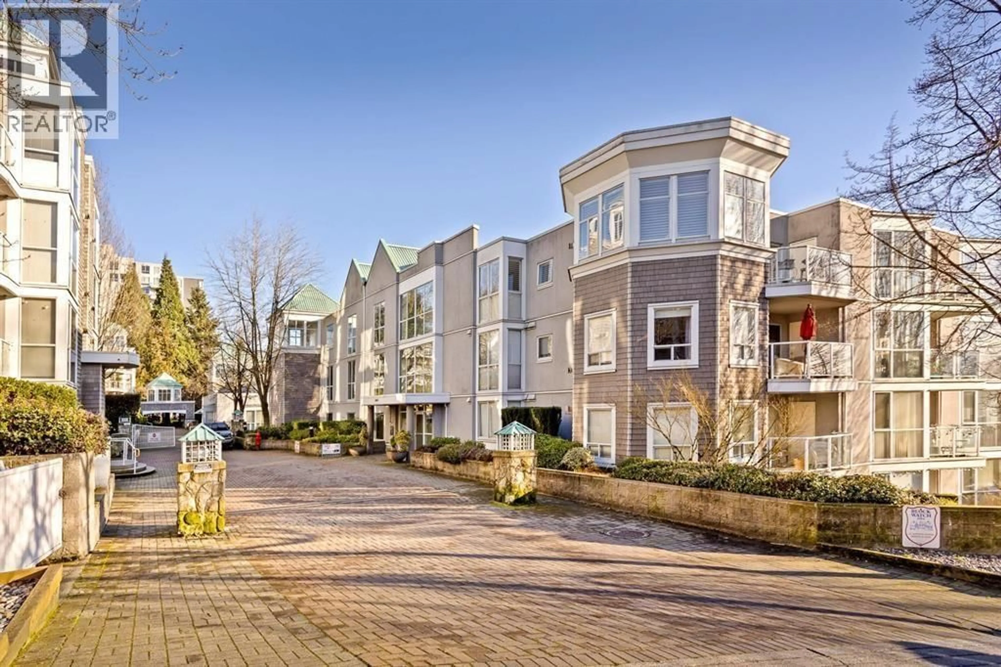 Patio, street for 101 - 8460 JELLICOE STREET, Vancouver British Columbia V5S4S8