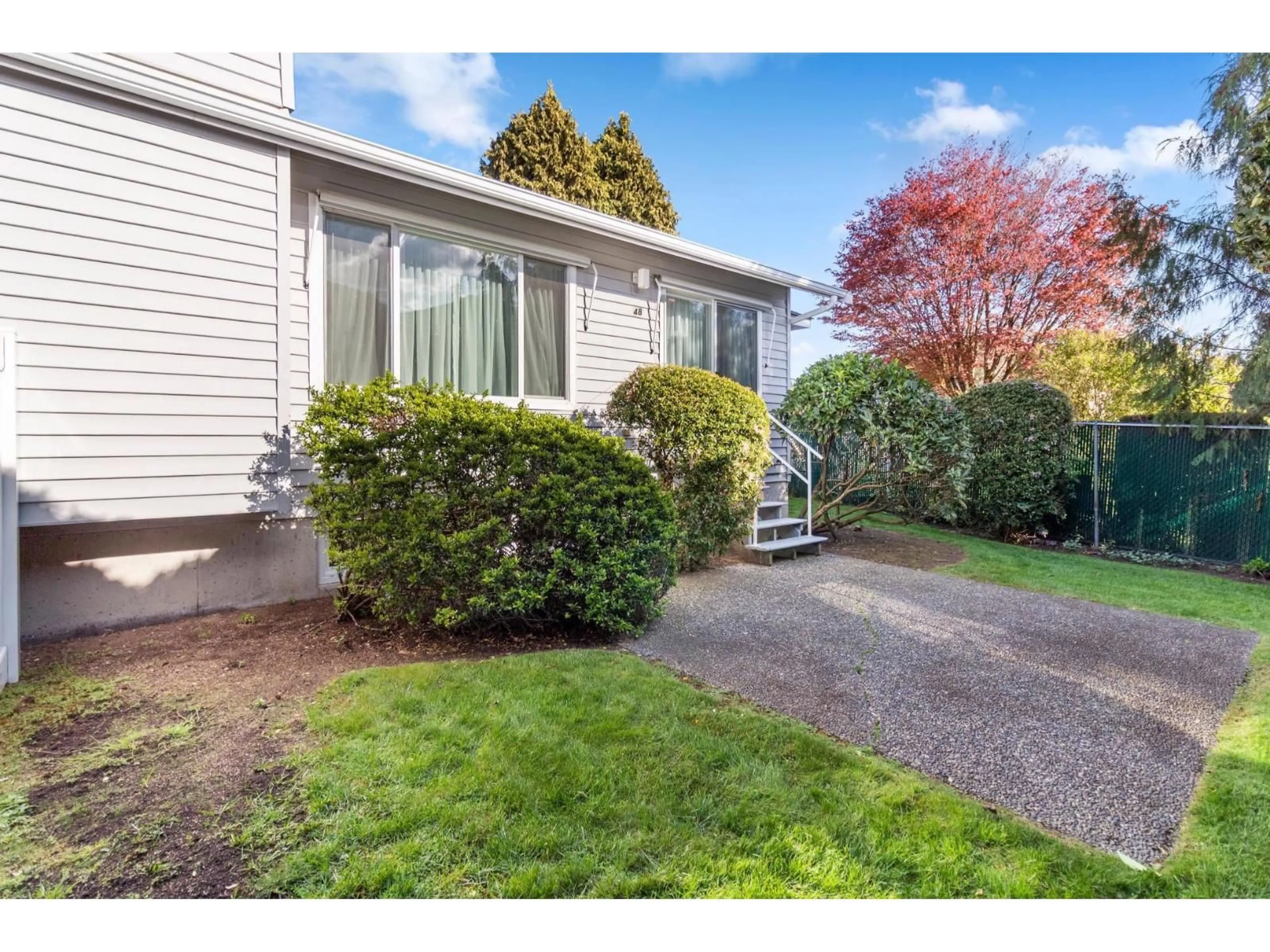 Home with vinyl exterior material, street for 48 - 2989 TRAFALGAR STREET, Abbotsford British Columbia V2S7X9