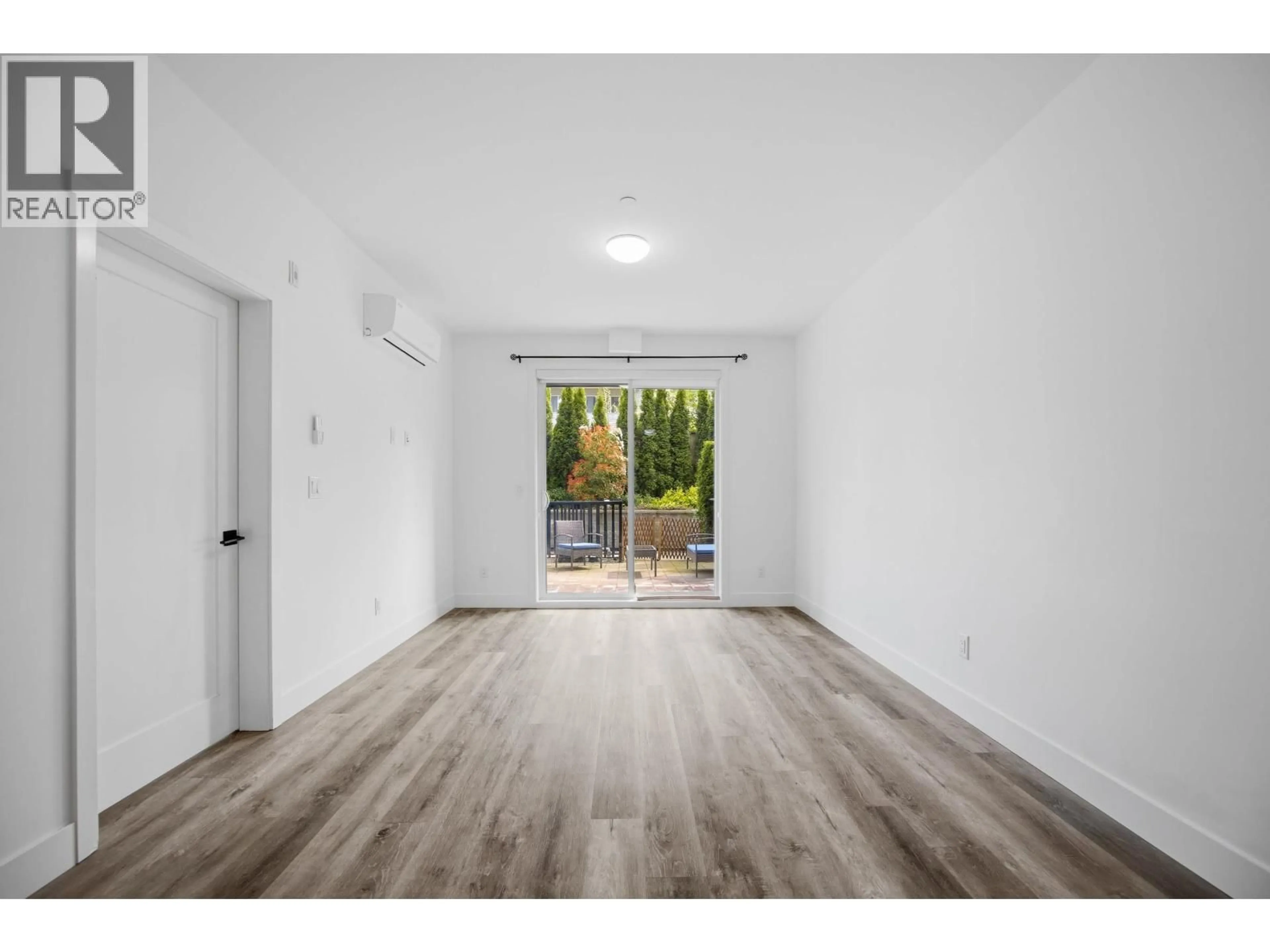 A pic of a room for 102 - 12320 222 STREET, Maple Ridge British Columbia V2X4K8