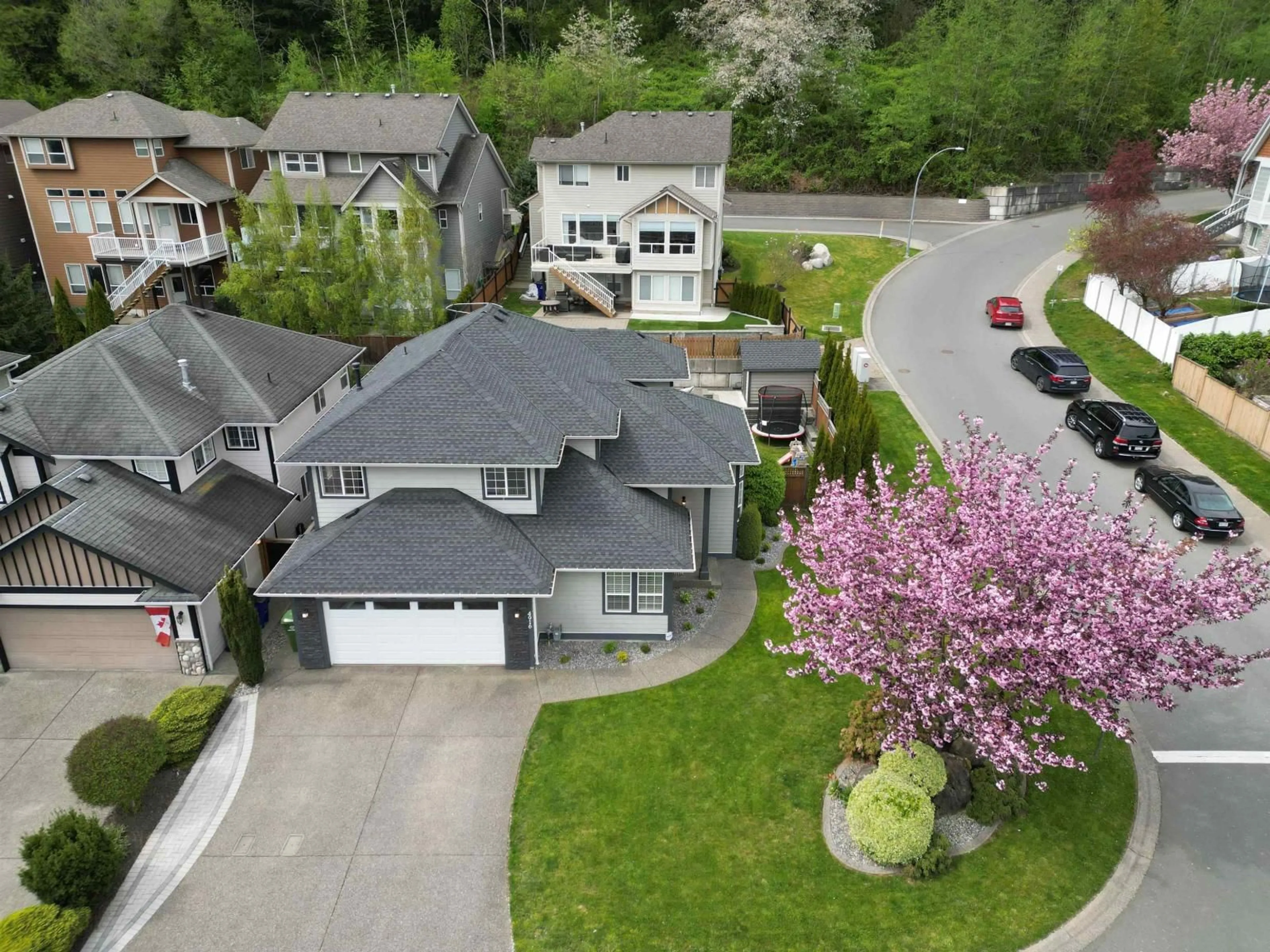 A pic from outside/outdoor area/front of a property/back of a property/a pic from drone, street for 4916 TESKEY ROAD, Chilliwack British Columbia V2R5T7
