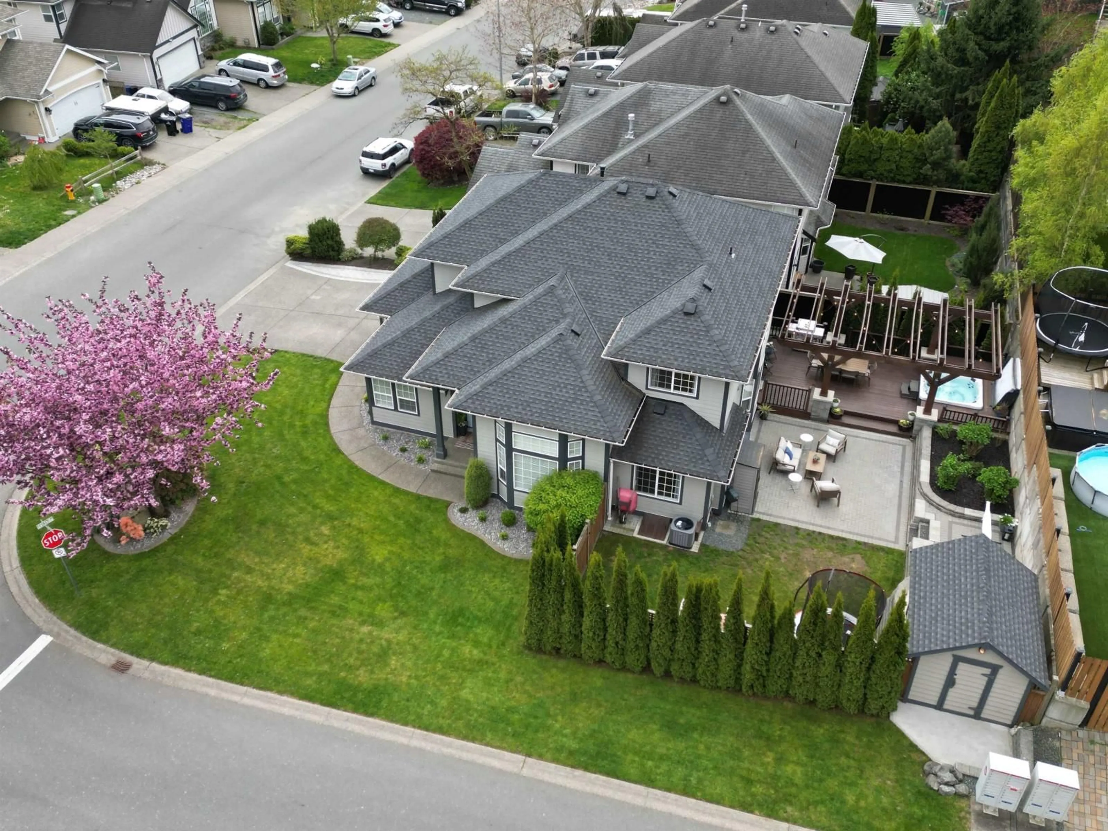 A pic from outside/outdoor area/front of a property/back of a property/a pic from drone, street for 4916 TESKEY ROAD, Chilliwack British Columbia V2R5T7