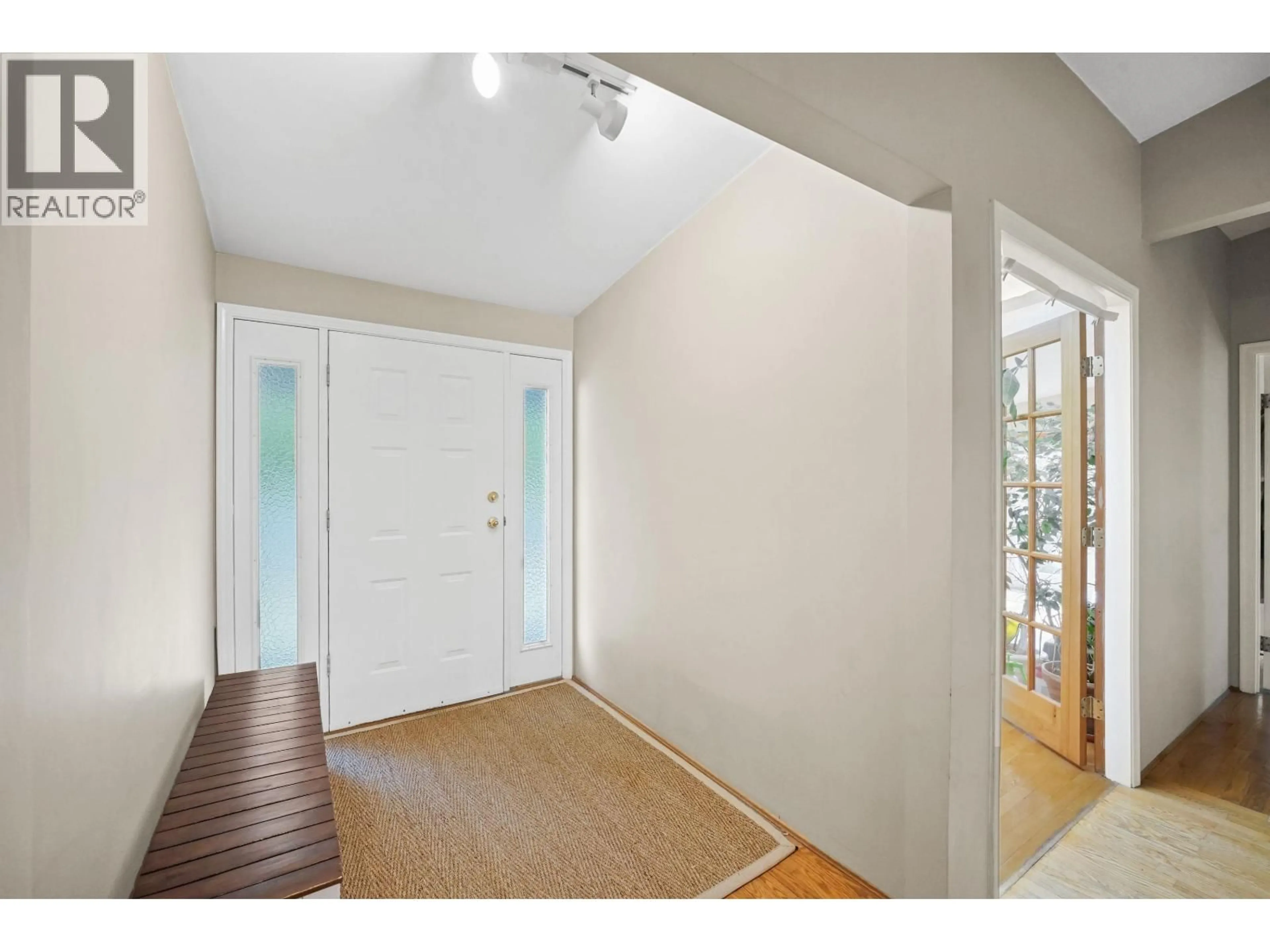 Indoor entryway for 129 ROE DRIVE, Port Moody British Columbia V3H3M9