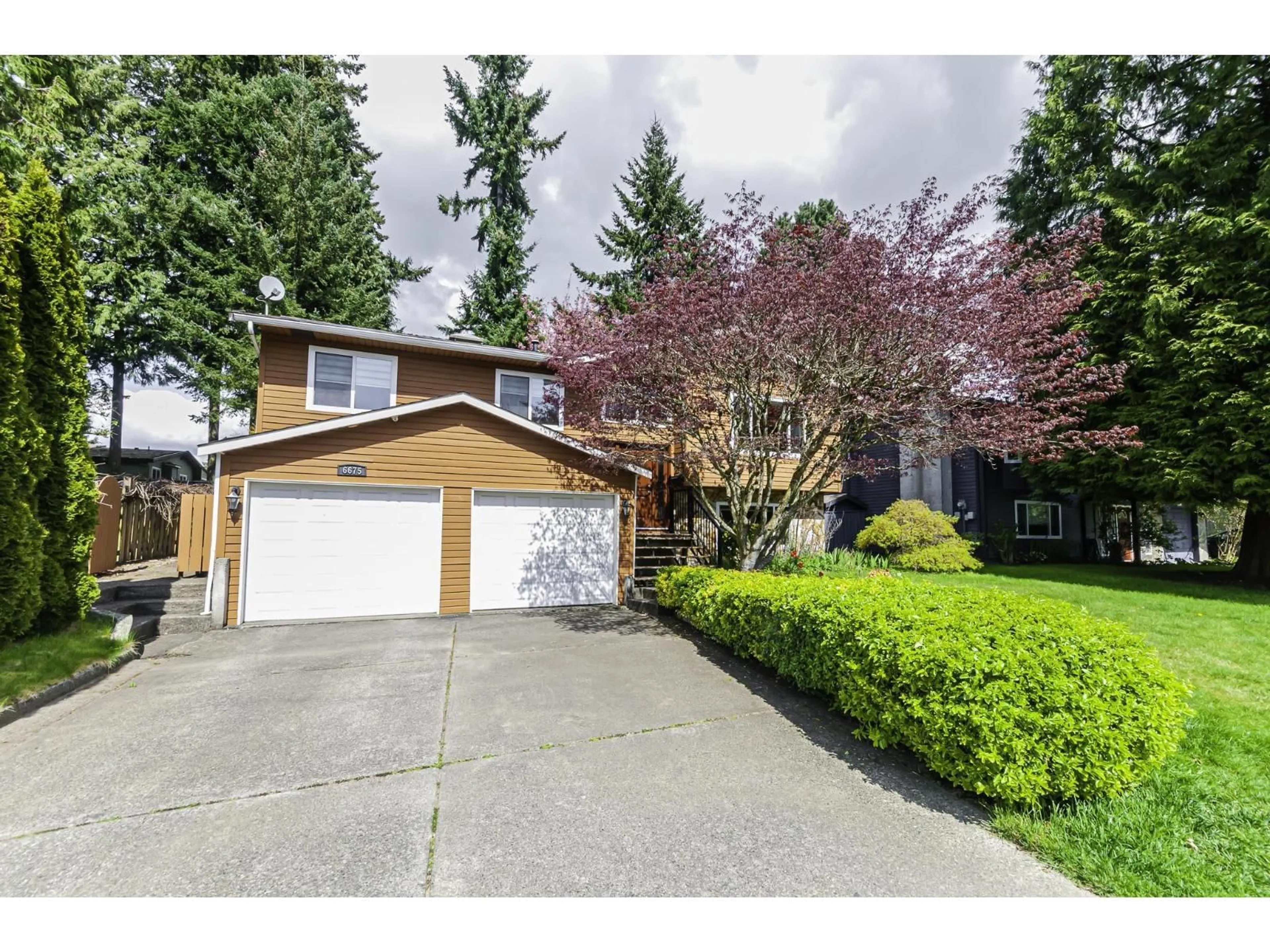 Home with vinyl exterior material, street for 6675 WADE ROAD, Delta British Columbia V4E2V5