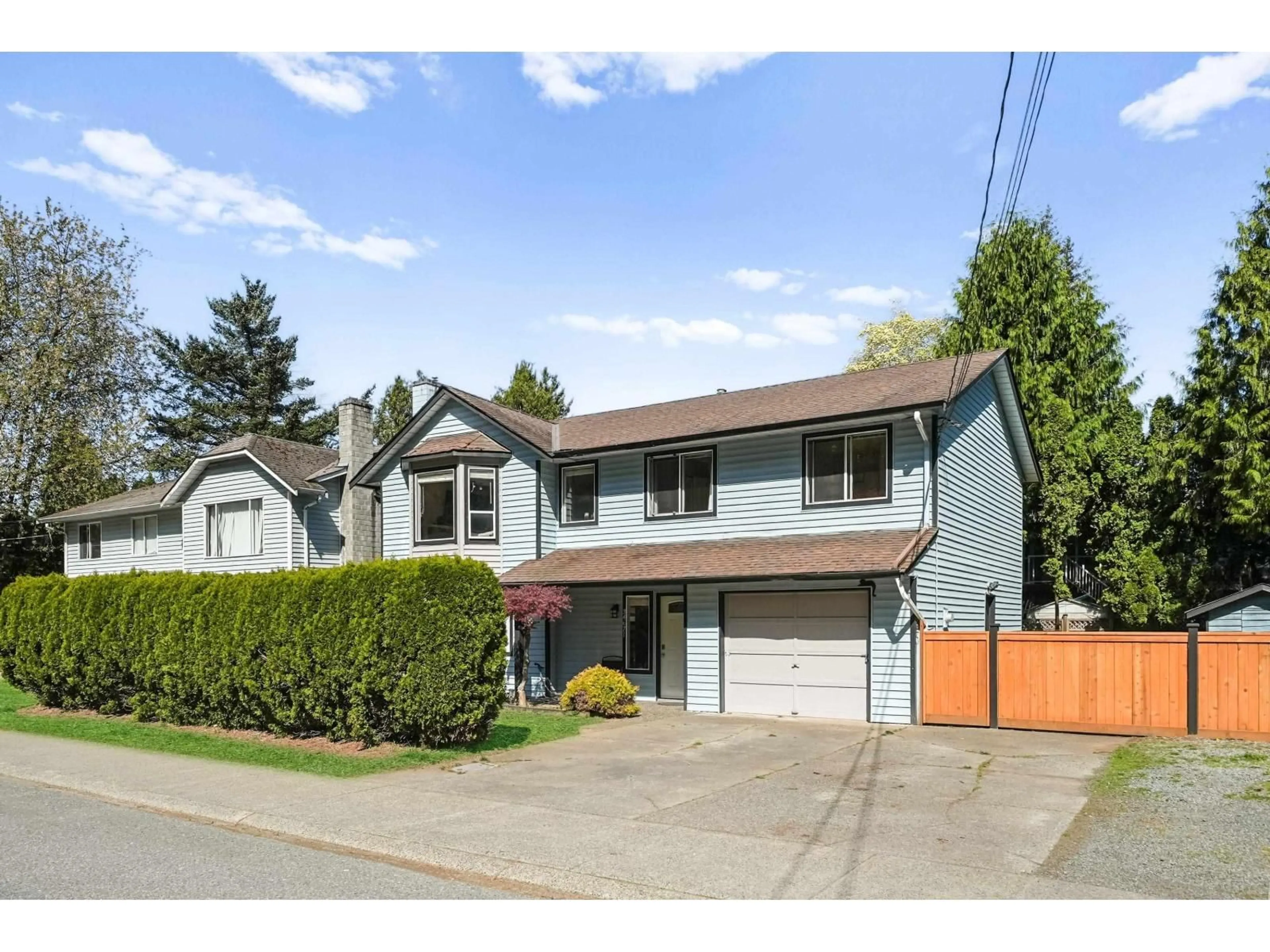 Home with vinyl exterior material, street for 34671 IMMEL STREET, Abbotsford British Columbia V2S4T8