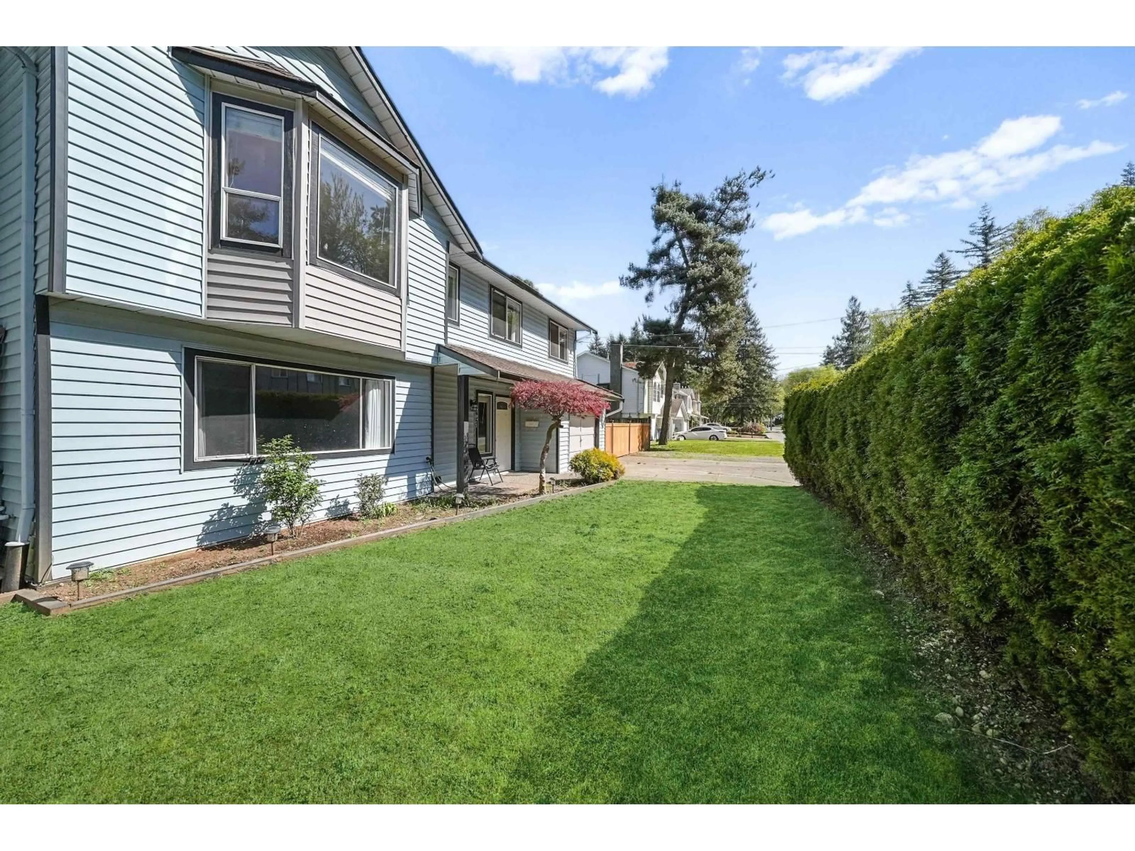 A pic from outside/outdoor area/front of a property/back of a property/a pic from drone, street for 34671 IMMEL STREET, Abbotsford British Columbia V2S4T8