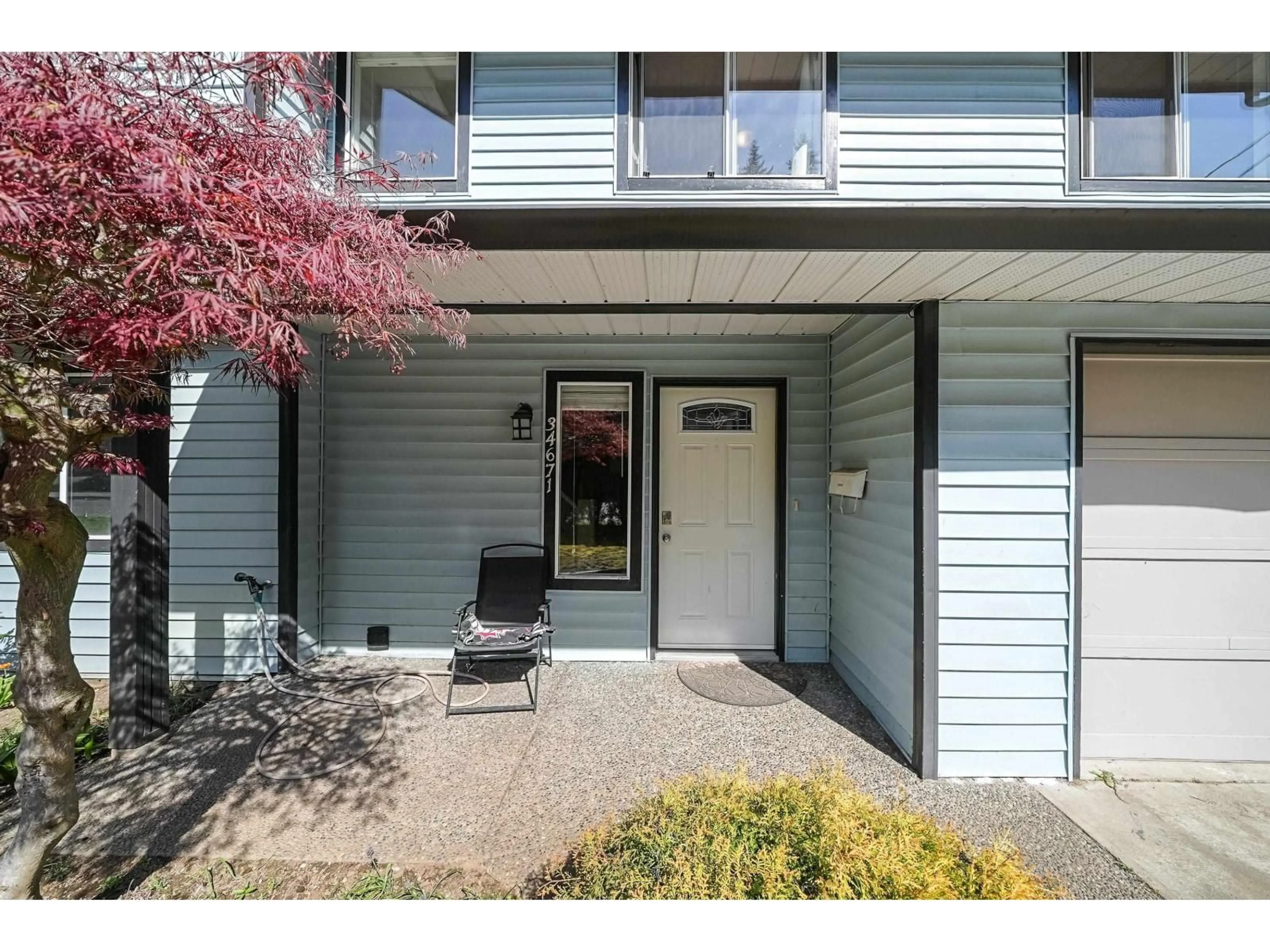 Indoor entryway for 34671 IMMEL STREET, Abbotsford British Columbia V2S4T8