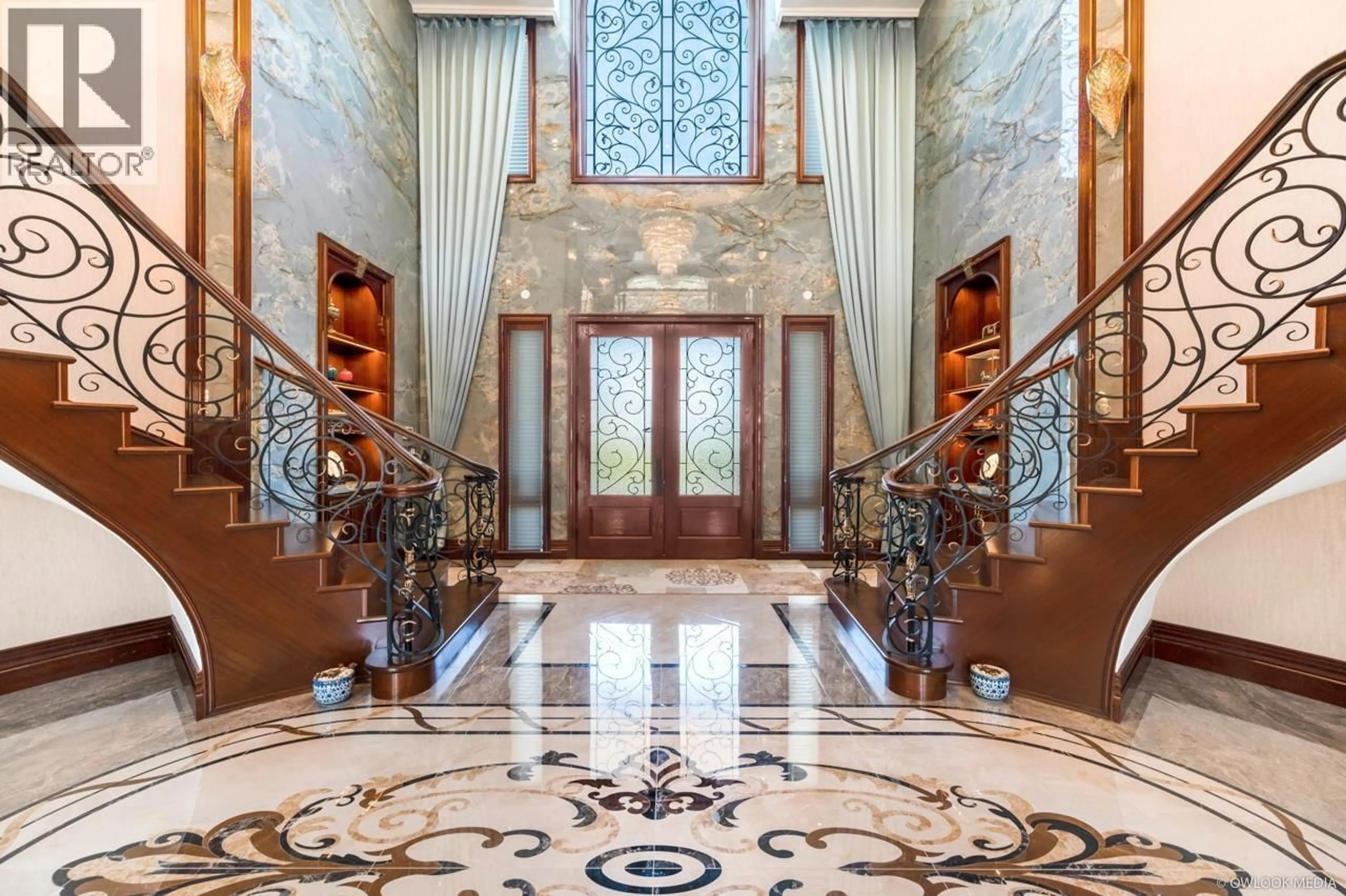Indoor foyer for 5680 FORSYTH CRESCENT, Richmond British Columbia V7C2C3