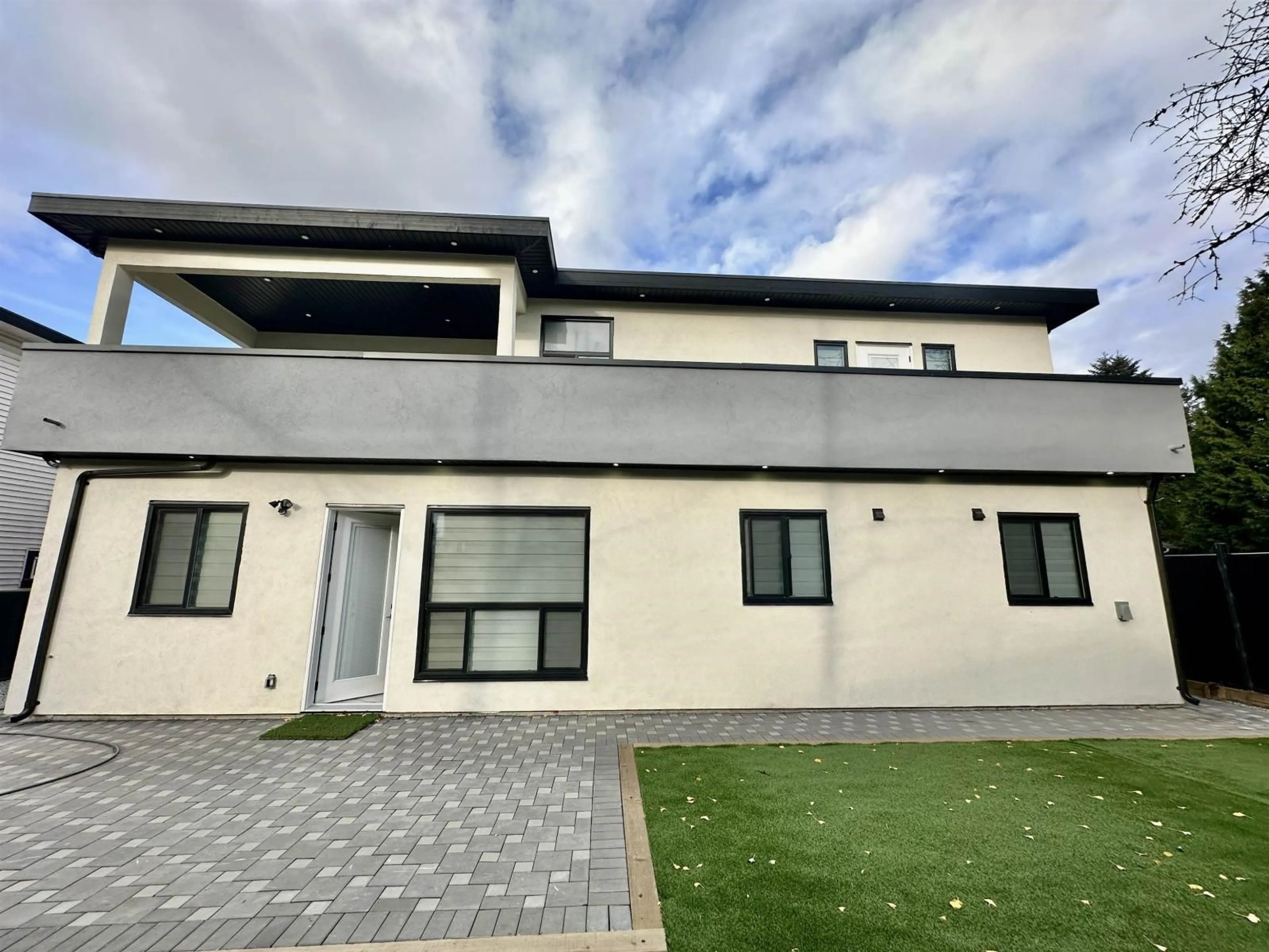 A pic from outside/outdoor area/front of a property/back of a property/a pic from drone, unknown for 12352 96 AVENUE, Surrey British Columbia V3V1W7