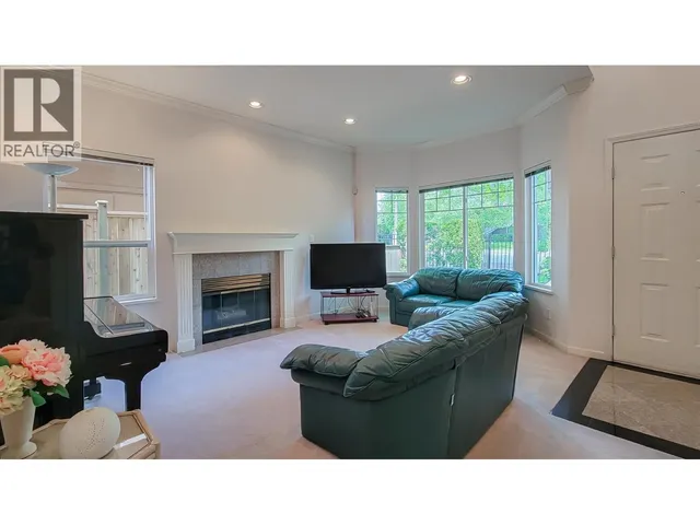 10 - 8060 ST. ALBANS ROAD, Richmond 4
