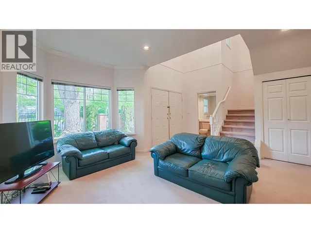 10 - 8060 ST. ALBANS ROAD, Richmond 5