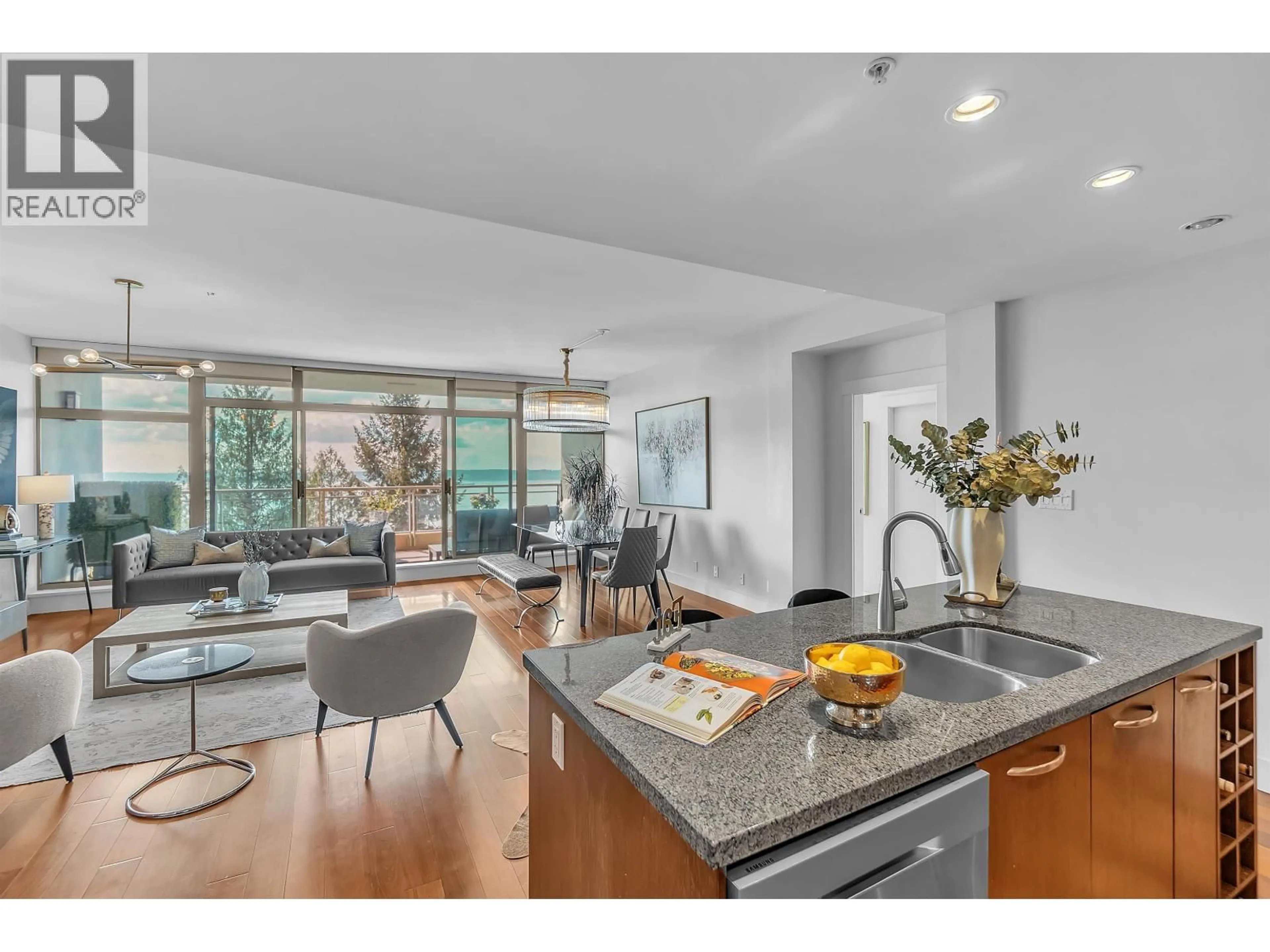 Open concept kitchen, unknown for 702 - 3335 CYPRESS PLACE, West Vancouver British Columbia V7S3J8