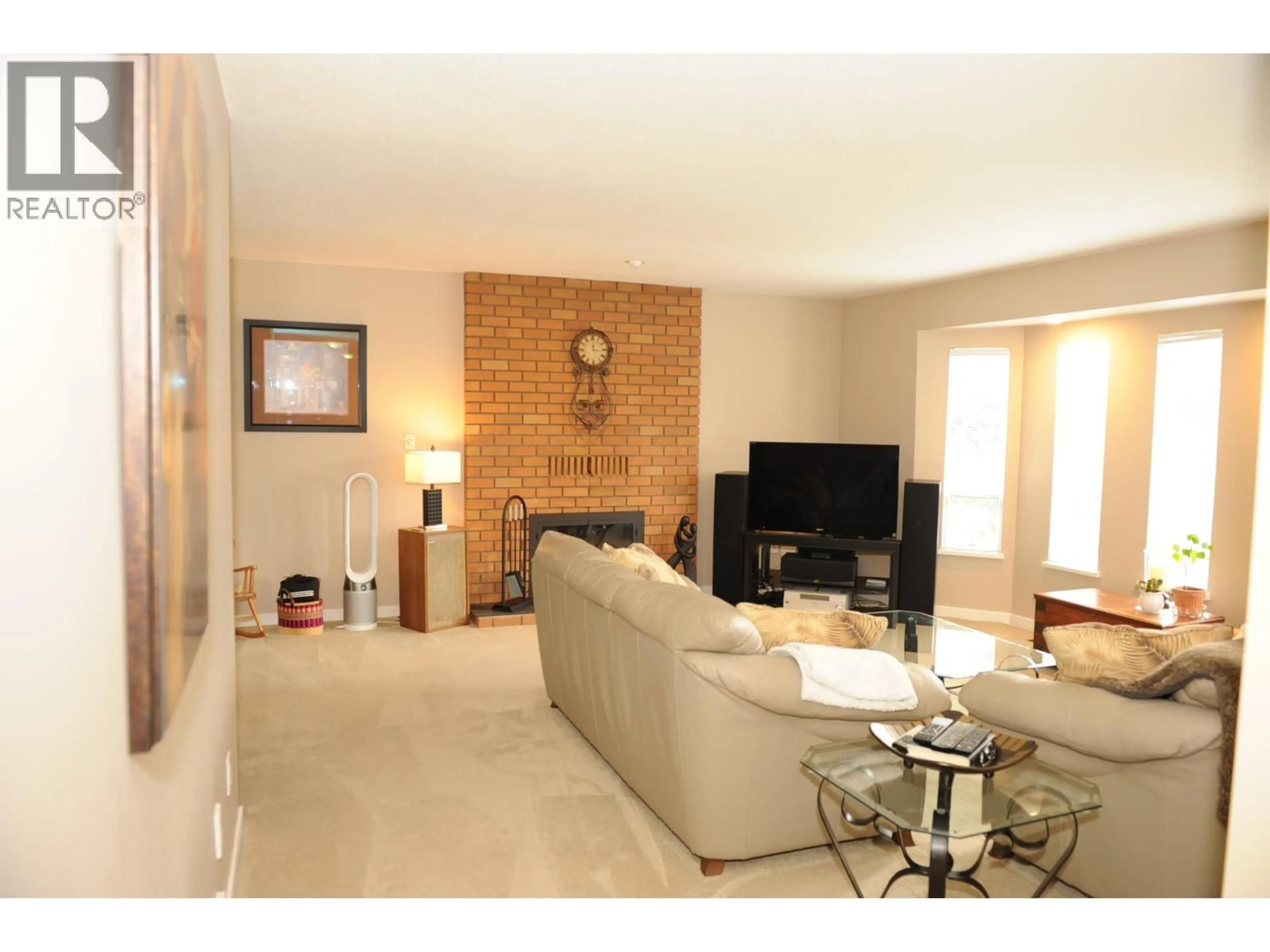 Living room with furniture, unknown for 21159 DOUGLAS AVENUE, Maple Ridge British Columbia V4R2H7