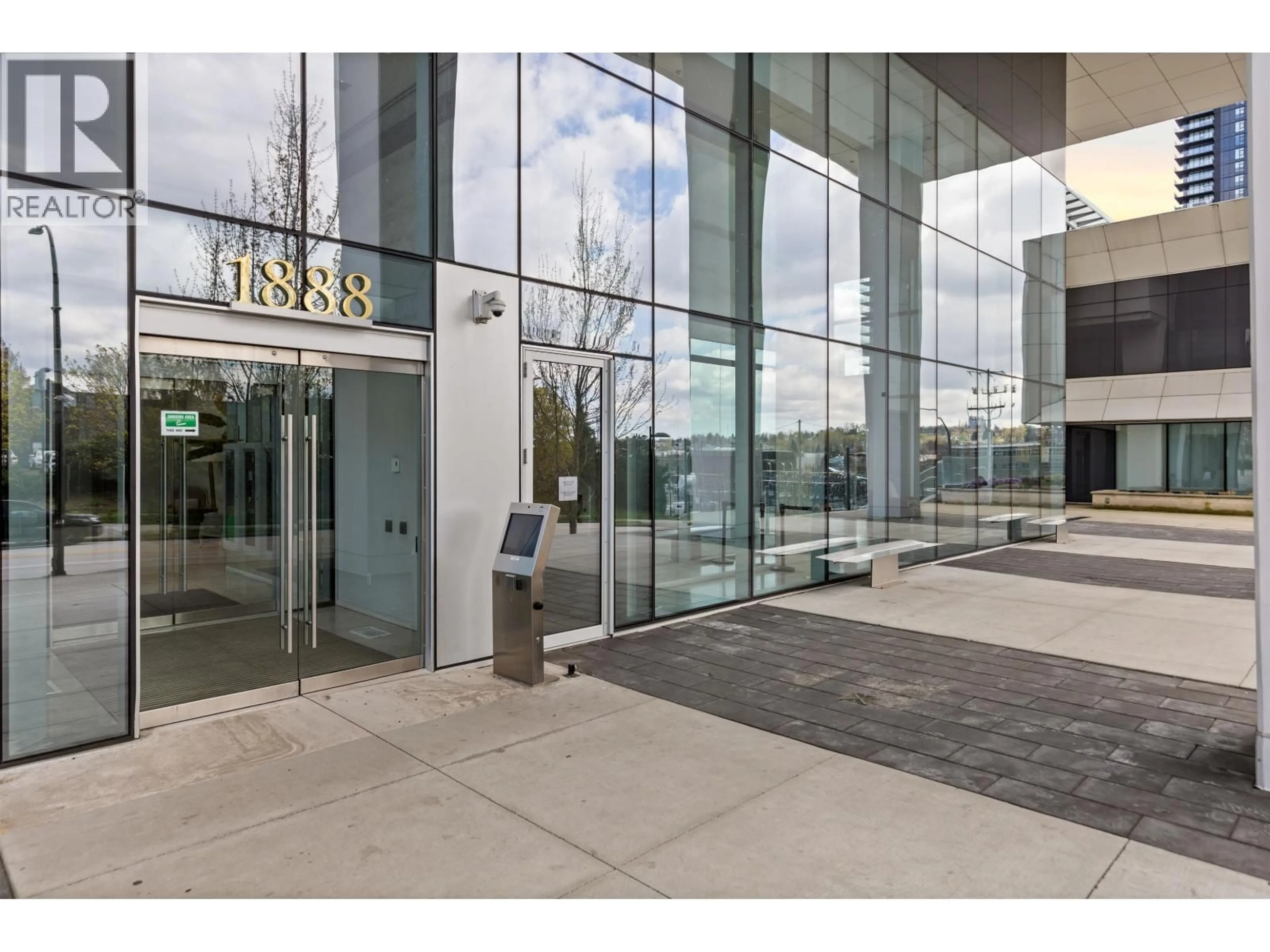 Indoor foyer for 4207 - 1888 GILMORE AVENUE, Burnaby British Columbia V5C0L2