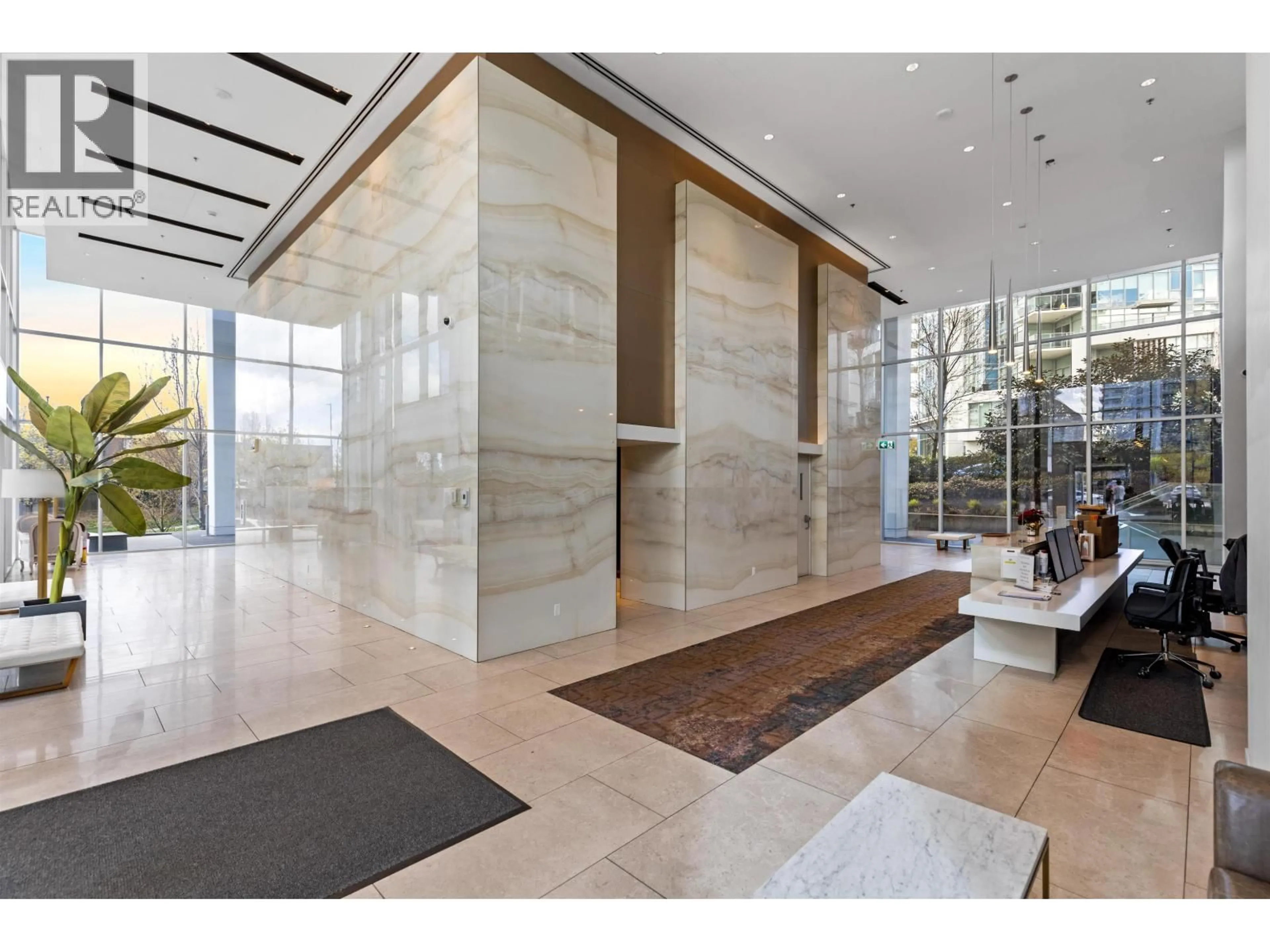 Indoor foyer for 4207 - 1888 GILMORE AVENUE, Burnaby British Columbia V5C0L2