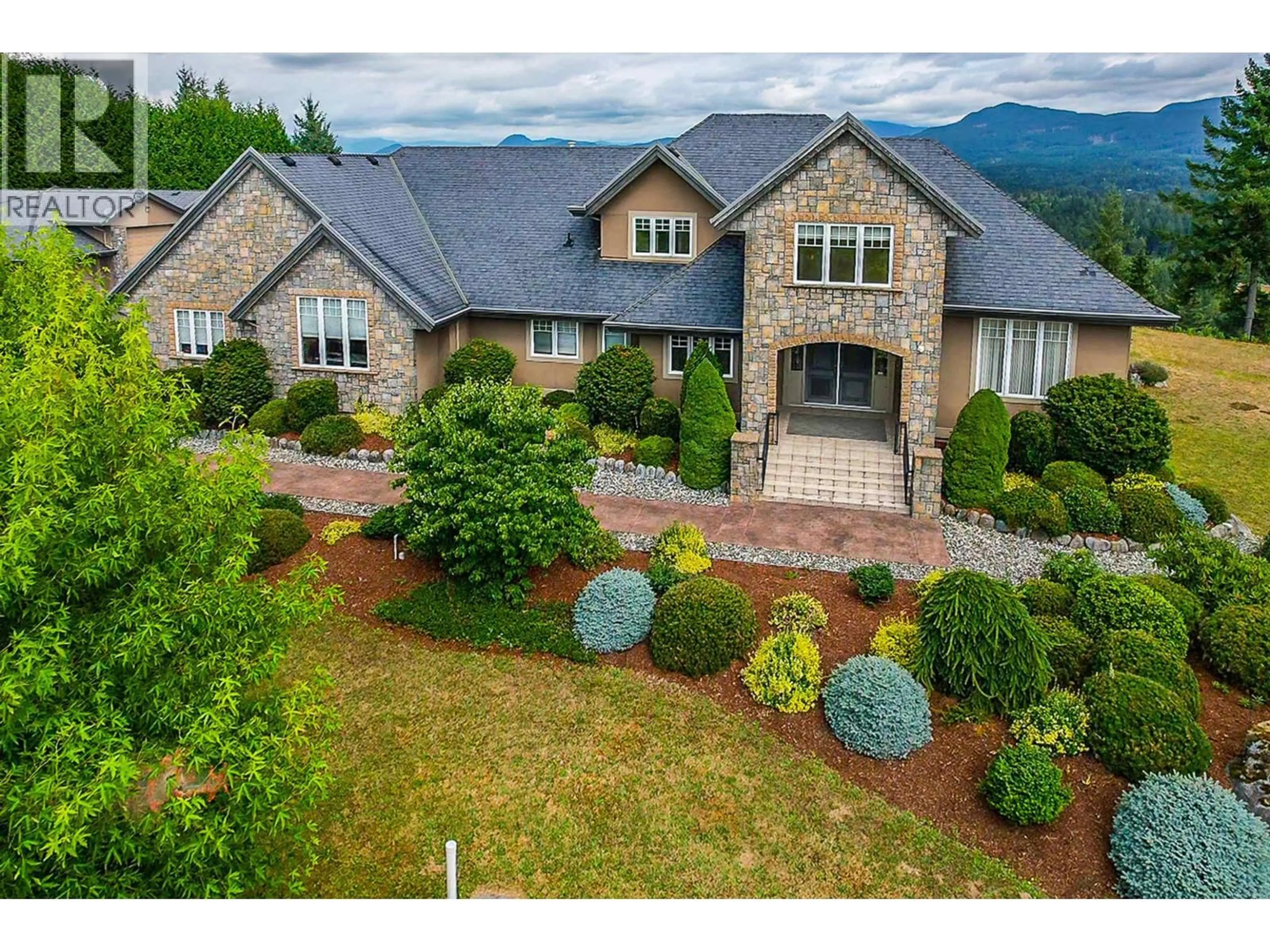 A pic from outside/outdoor area/front of a property/back of a property/a pic from drone, mountain view for 10270 ROLLEY CRESCENT, Maple Ridge British Columbia V2W1J9