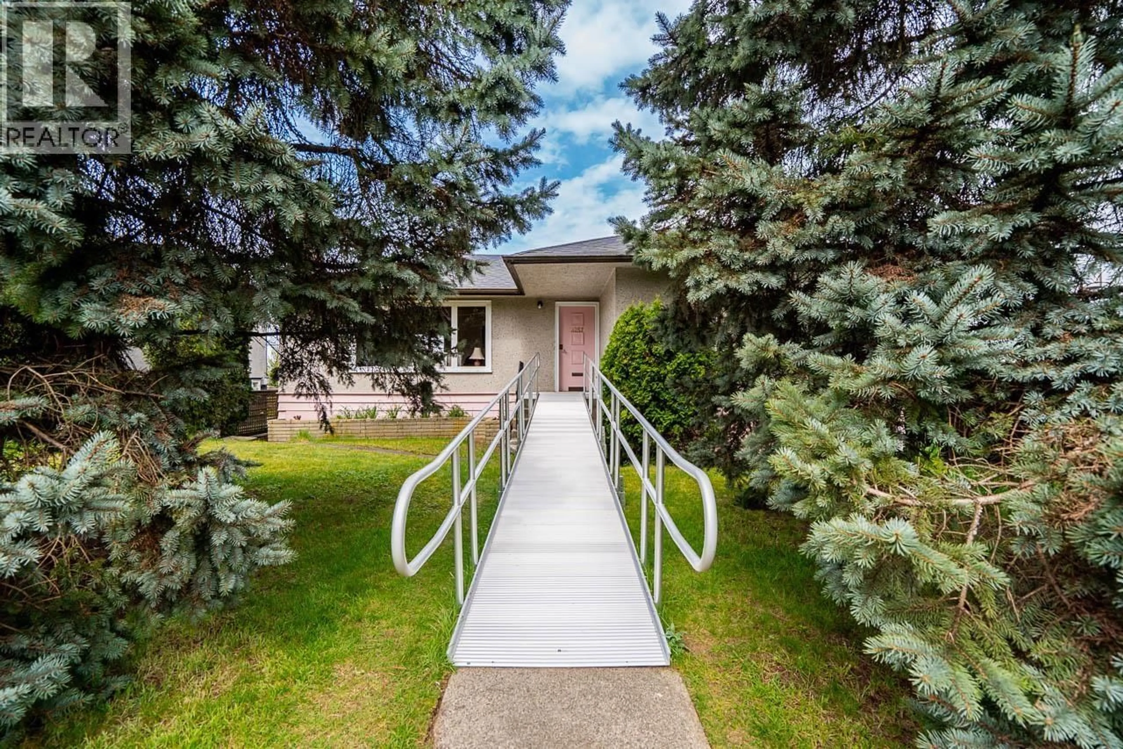 Unknown for 6257 BERWICK STREET, Burnaby British Columbia V5H1W3