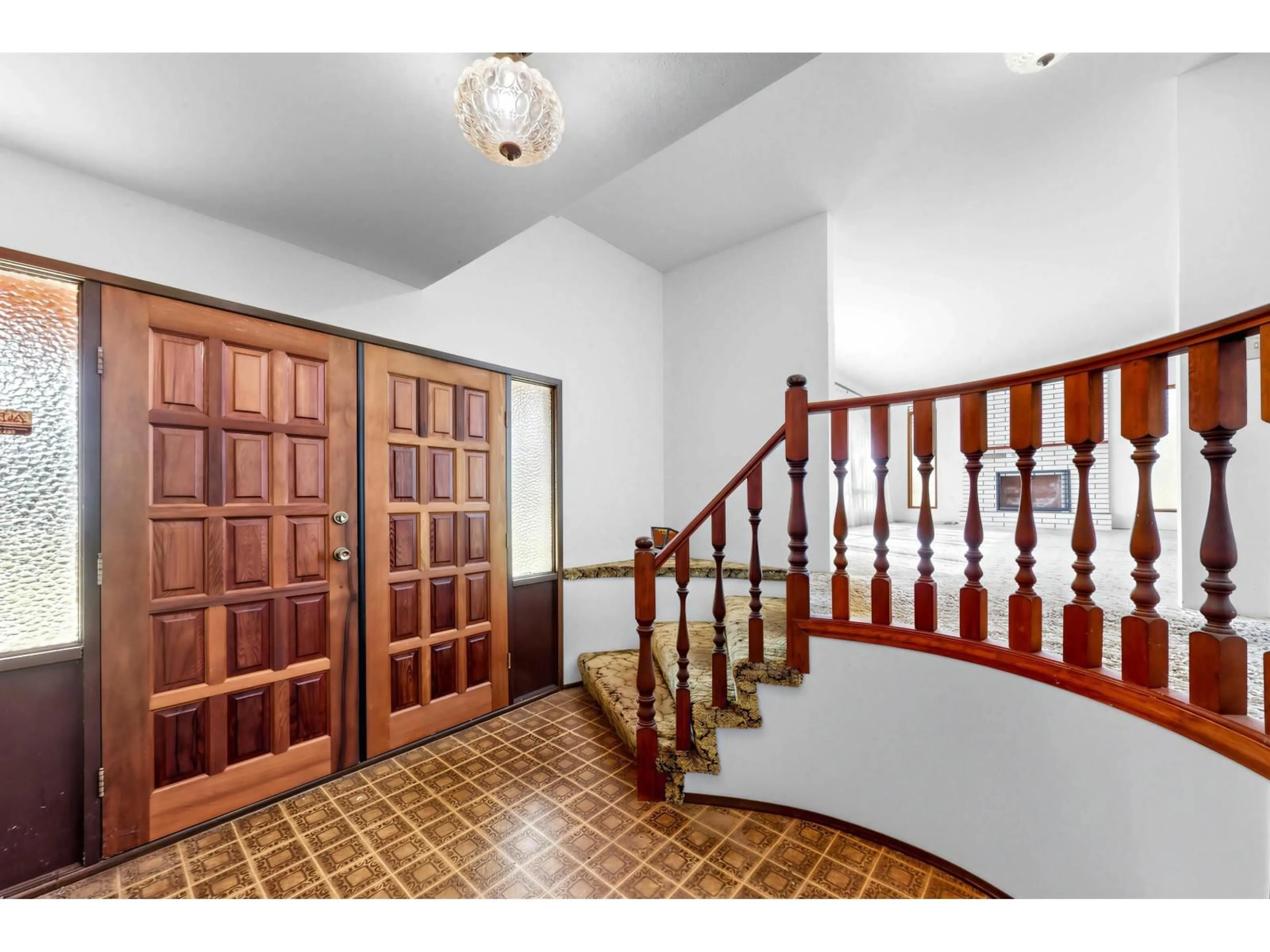 Indoor foyer for 2117 180 STREET, Surrey British Columbia V3Z9V7