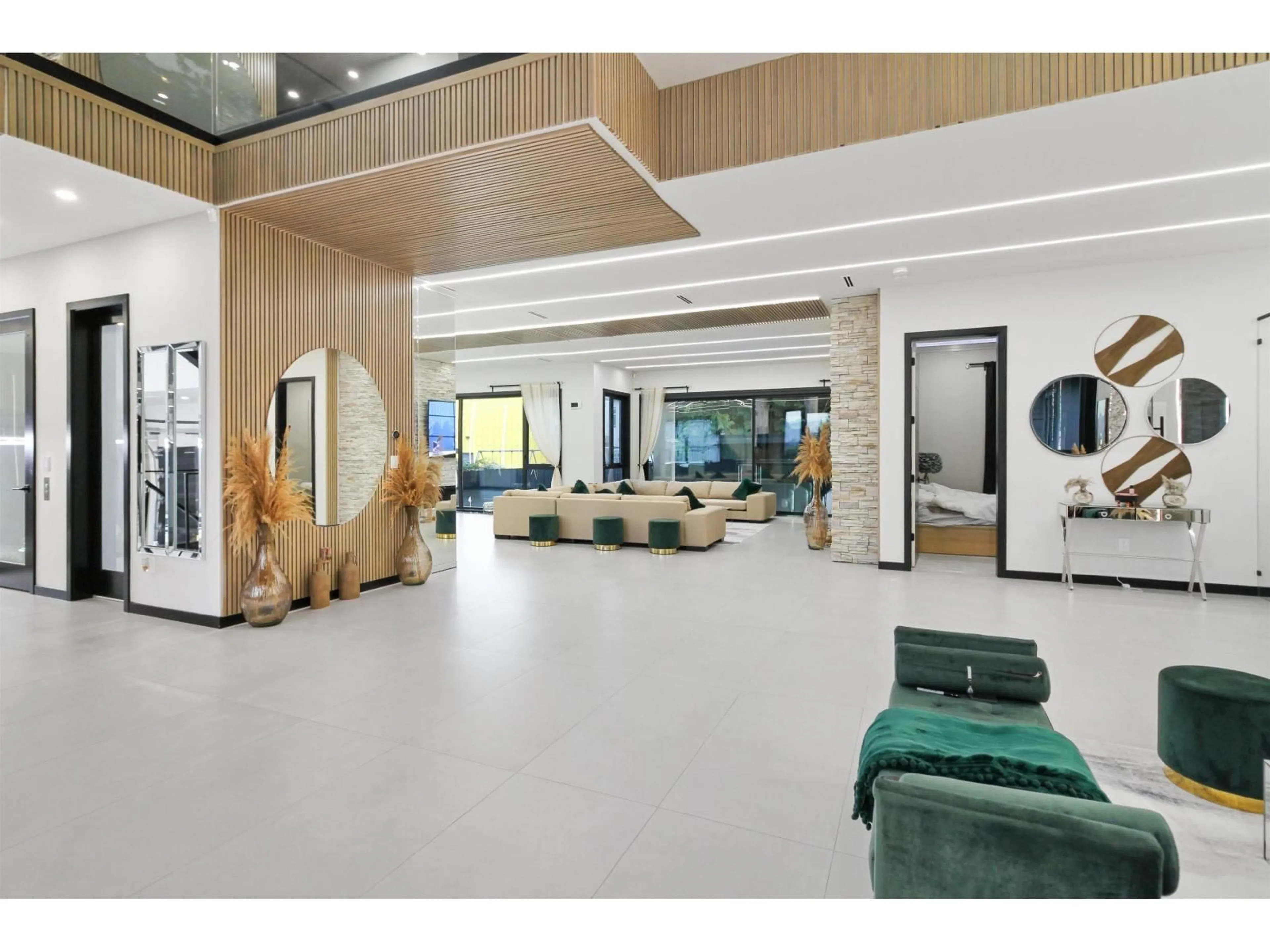 Lobby for 6127 152A STREET, Surrey British Columbia V3S1E7