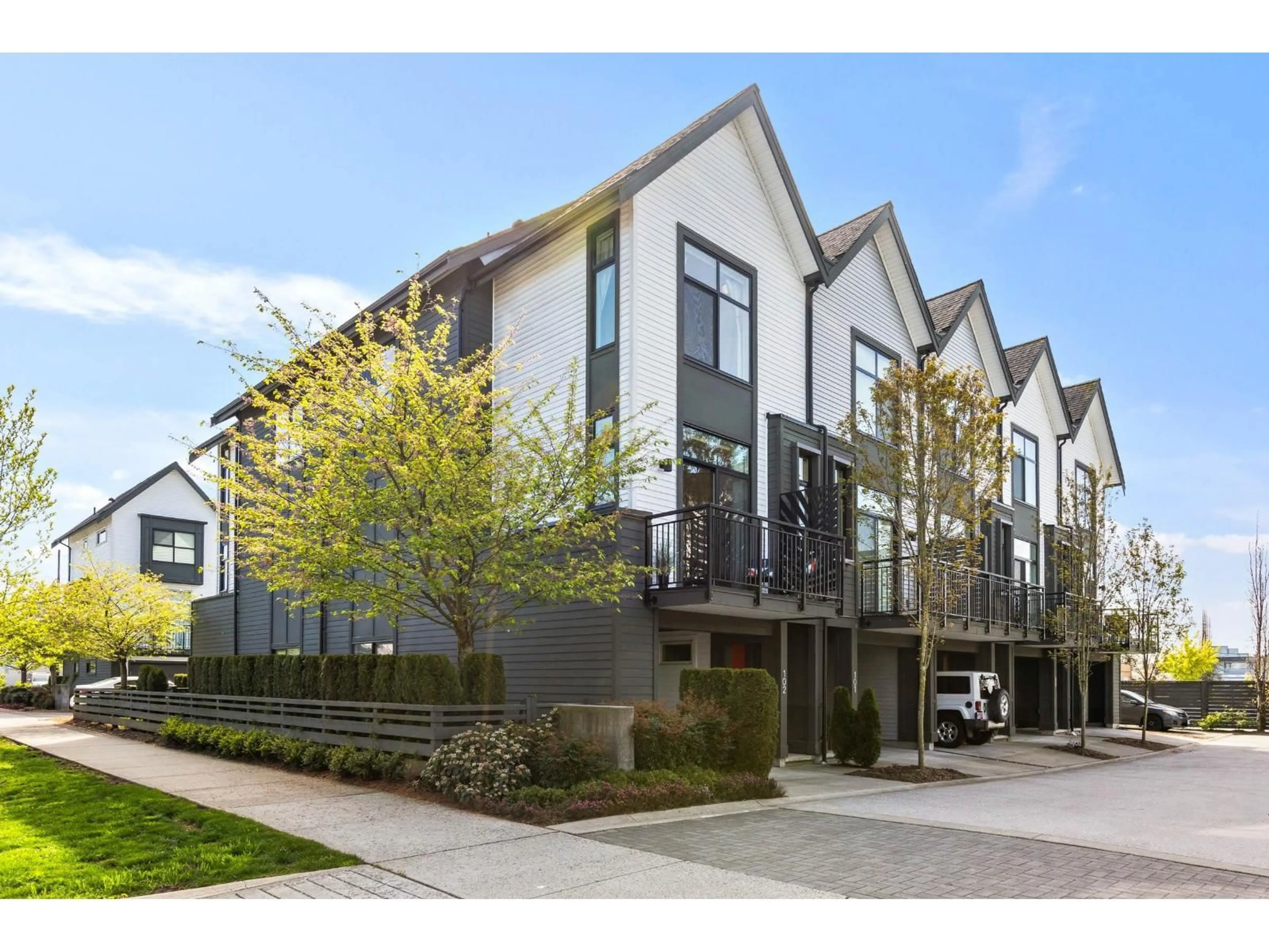 Unknown for 102 - 17568 57A AVENUE, Surrey British Columbia V3S7V2