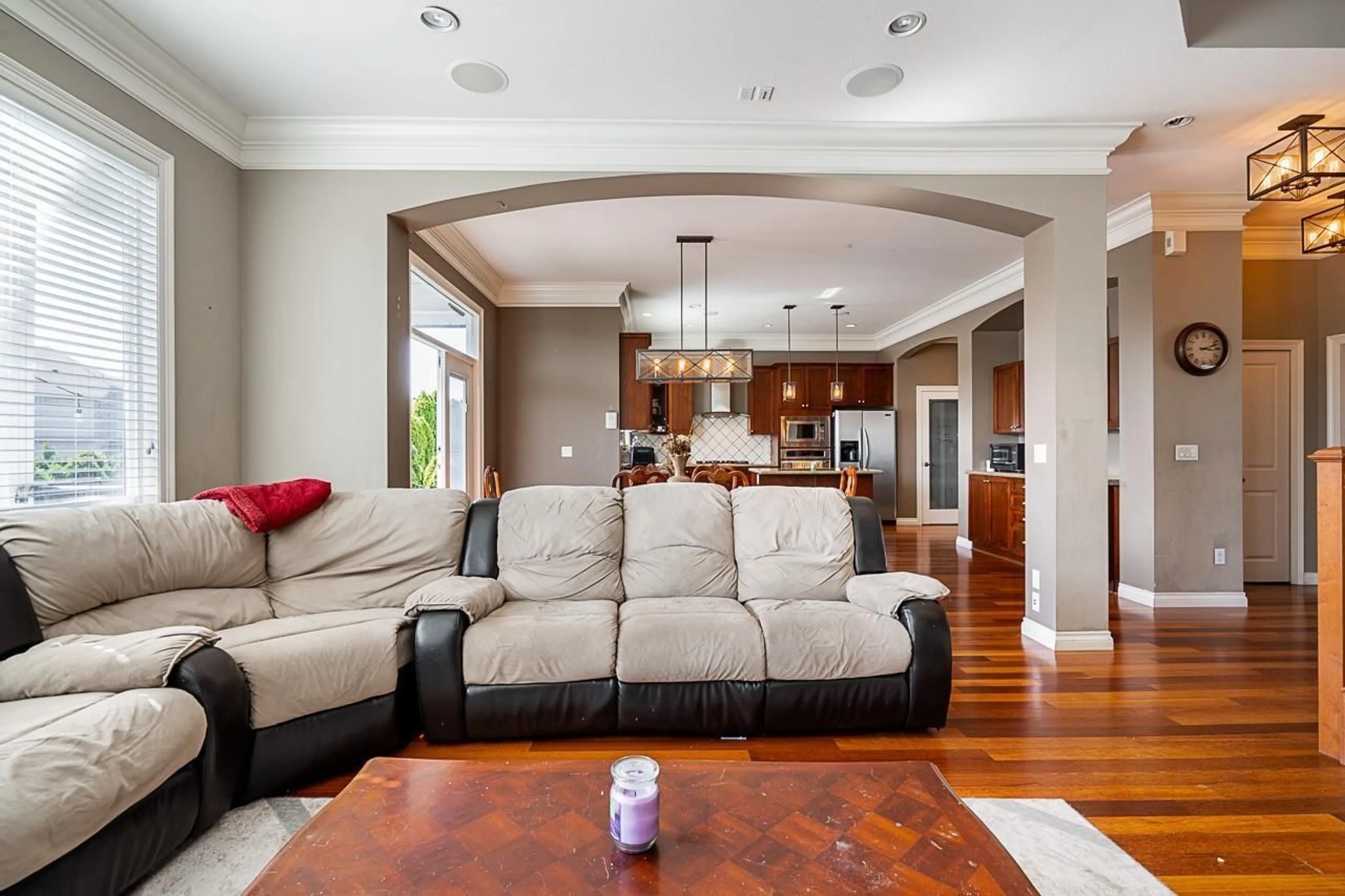 Living room with furniture, unknown for 19654 69A AVENUE, Langley British Columbia V2Y3A6