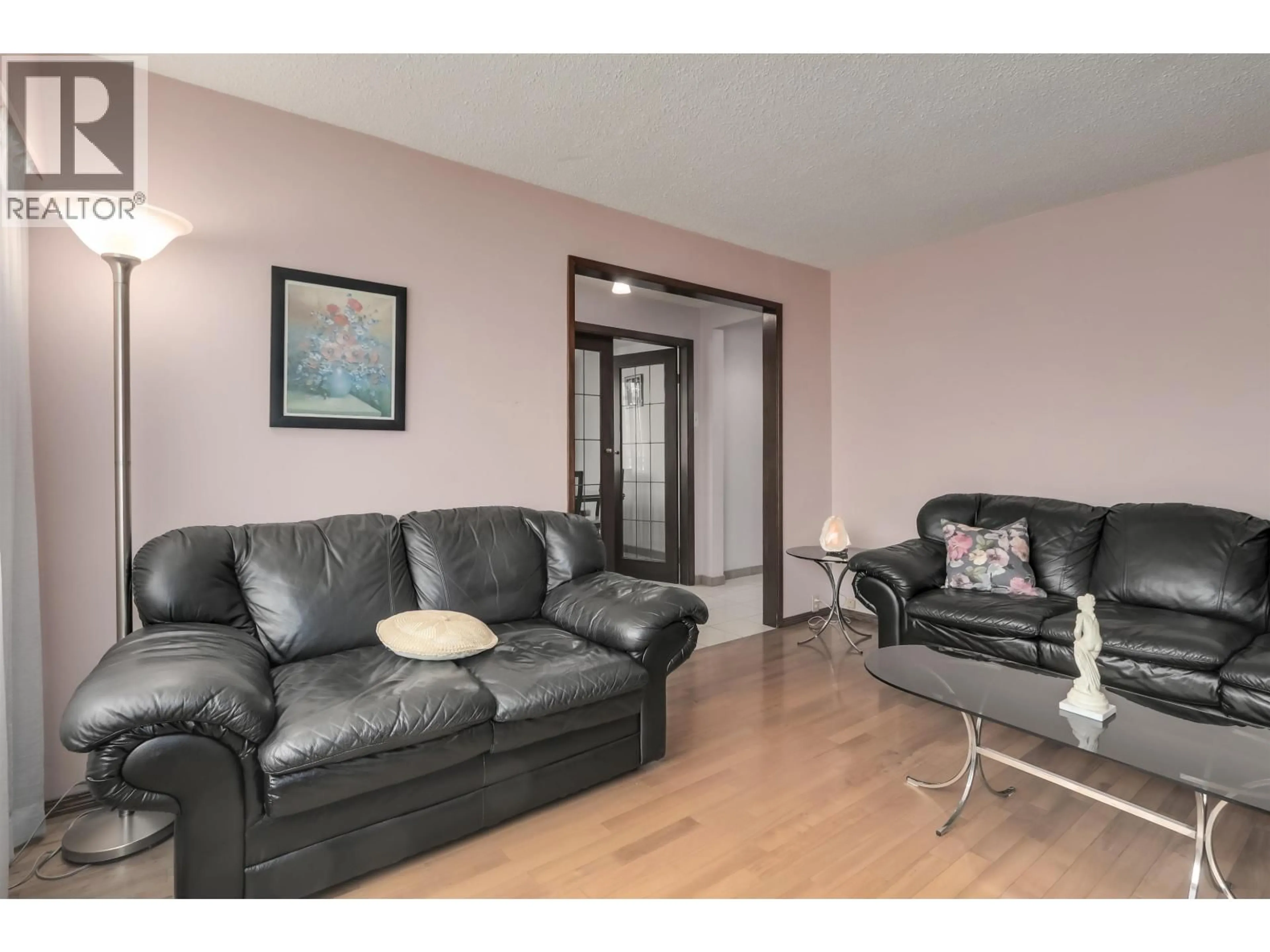 Living room with furniture, wood/laminate floor for 2636 TRIUMPH STREET, Vancouver British Columbia V5K1S9