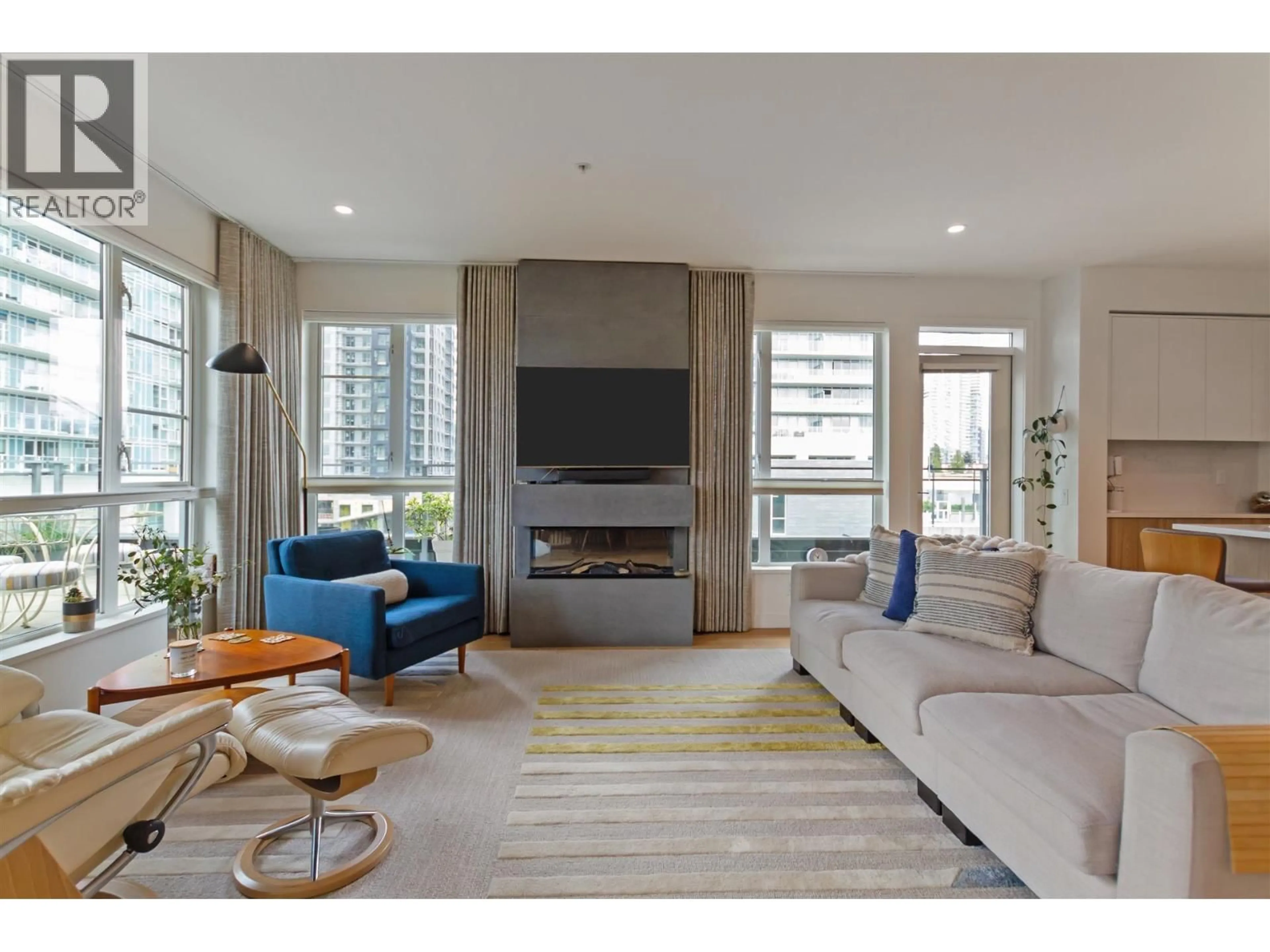 Living room with furniture, unknown for 508 - 516 FOSTER AVENUE, Coquitlam British Columbia V3J0H8