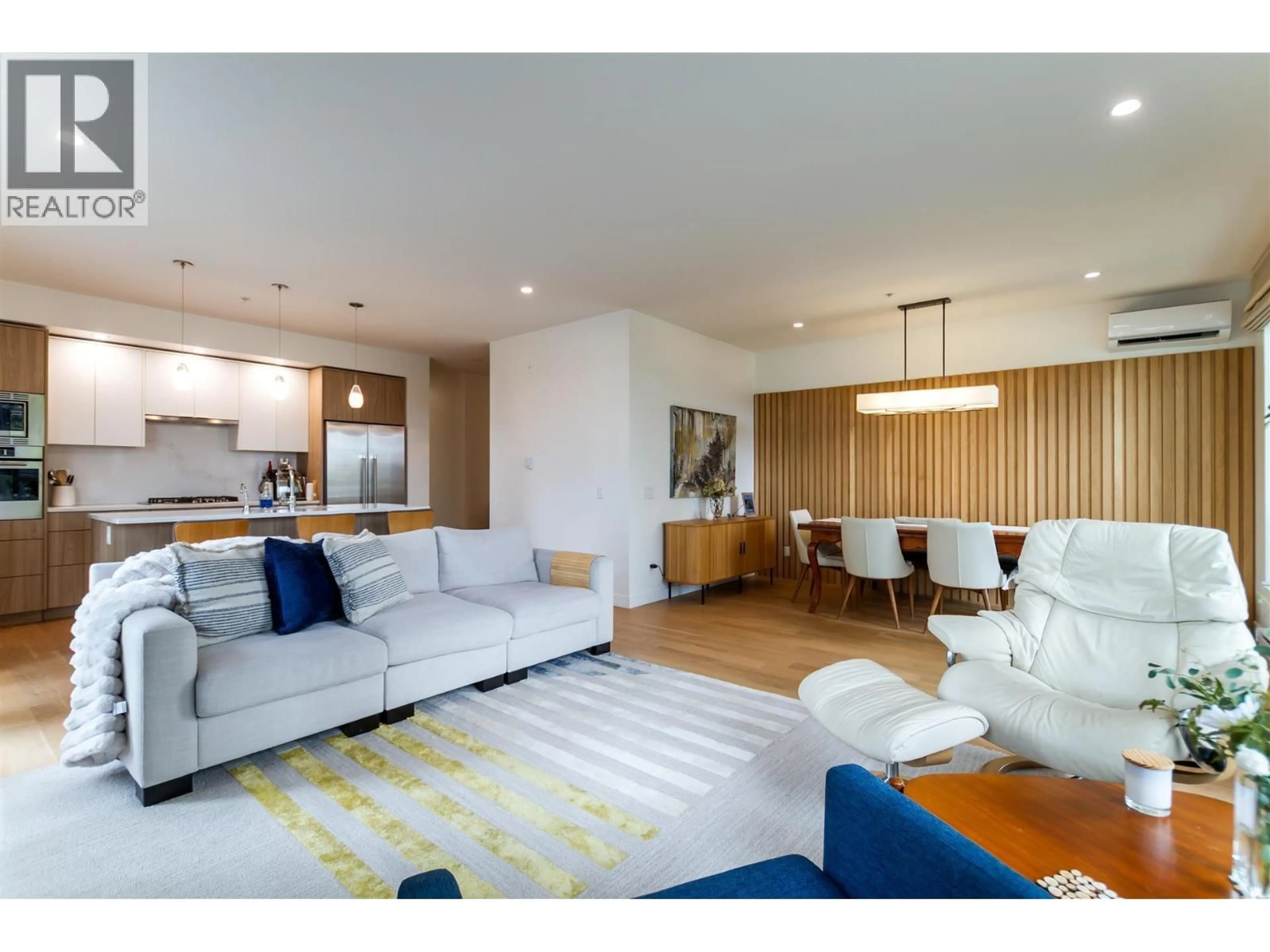 Living room with furniture, wood/laminate floor for 508 - 516 FOSTER AVENUE, Coquitlam British Columbia V3J0H8