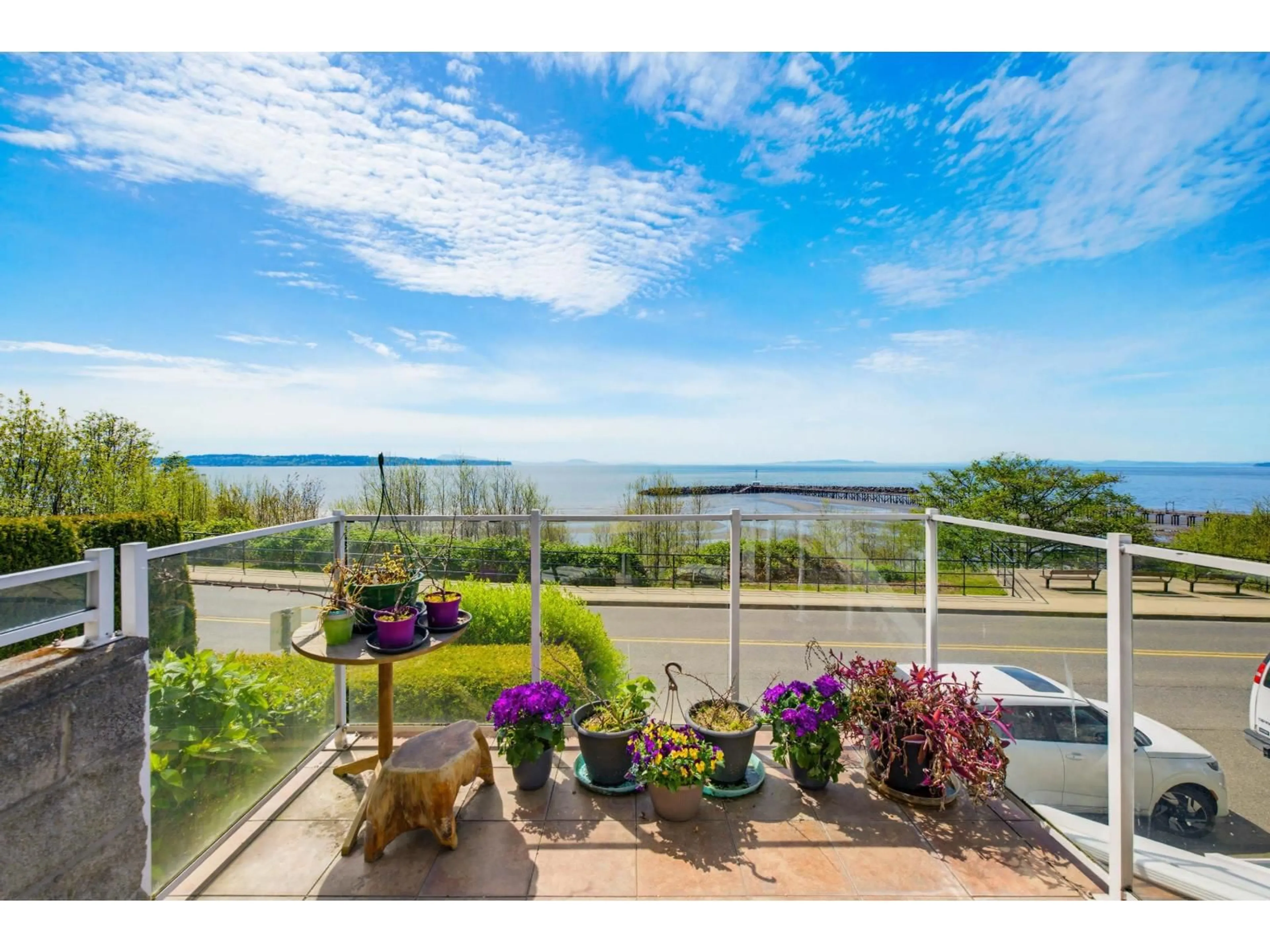 Patio, water/lake/river/ocean view for 105 - 15165 MARINE DRIVE, White Rock British Columbia V4B1C5