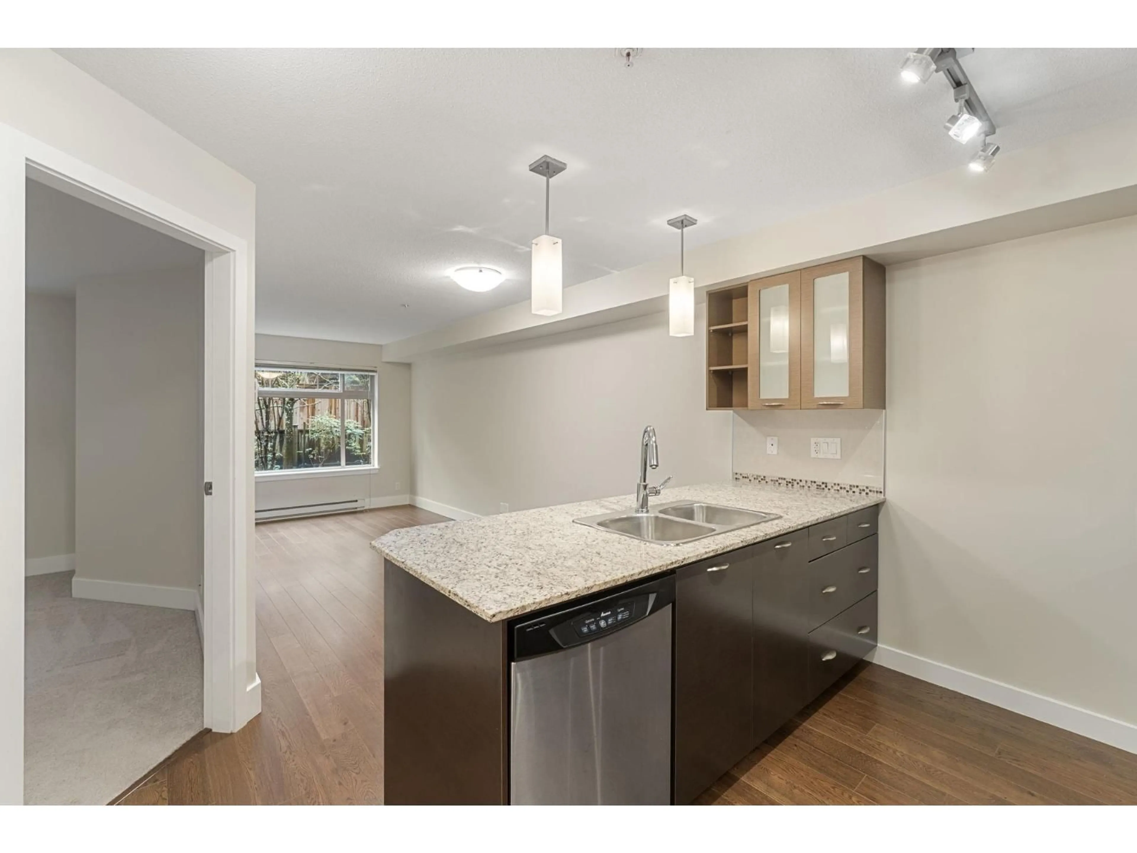 Open concept kitchen, unknown for 118 - 2233 MCKENZIE ROAD, Abbotsford British Columbia V2S4A1