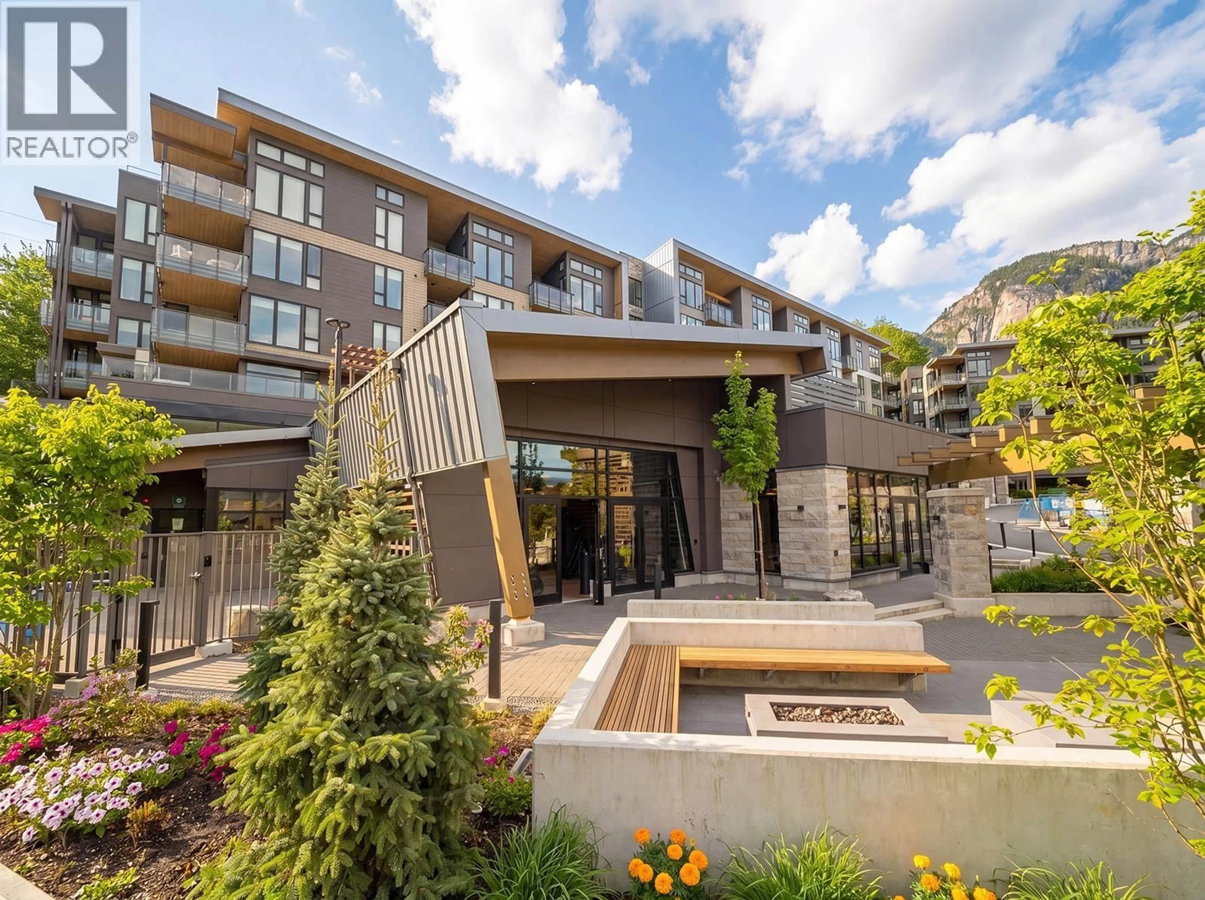 Patio, building for 407 - 1506 SCOTT CRESCENT, Squamish British Columbia V8B1G4