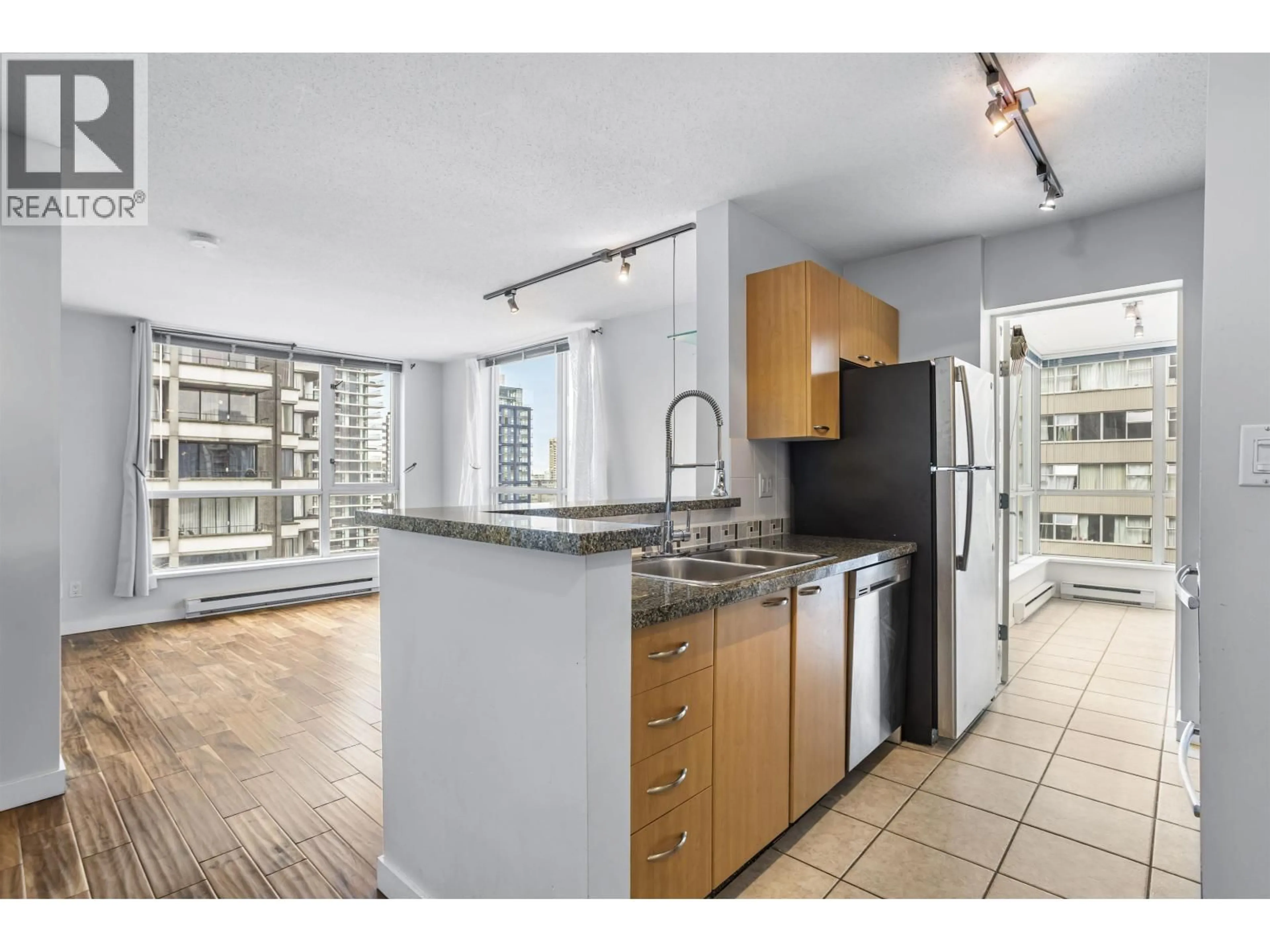 Standard kitchen, unknown for 1506 - 1420 GEORGIA STREET, Vancouver British Columbia V6G3K4