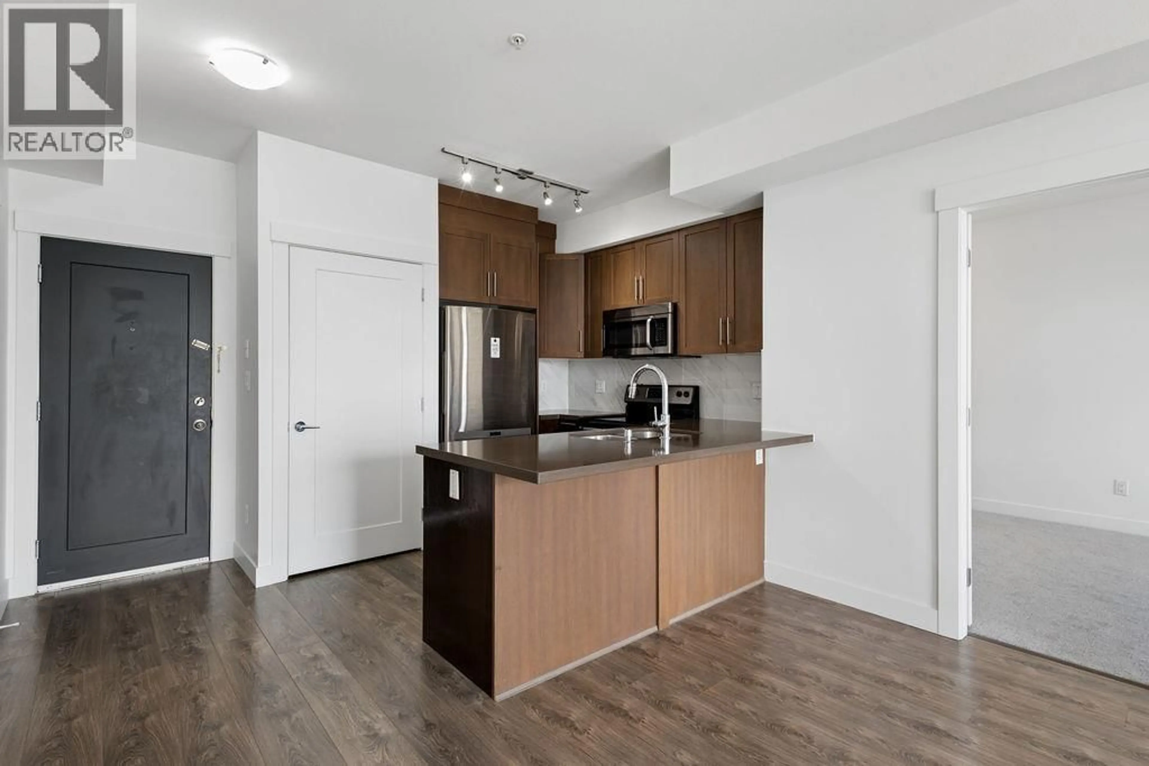 Standard kitchen, wood/laminate floor for 205 - 827 RODERICK AVENUE, Coquitlam British Columbia V3K0E3