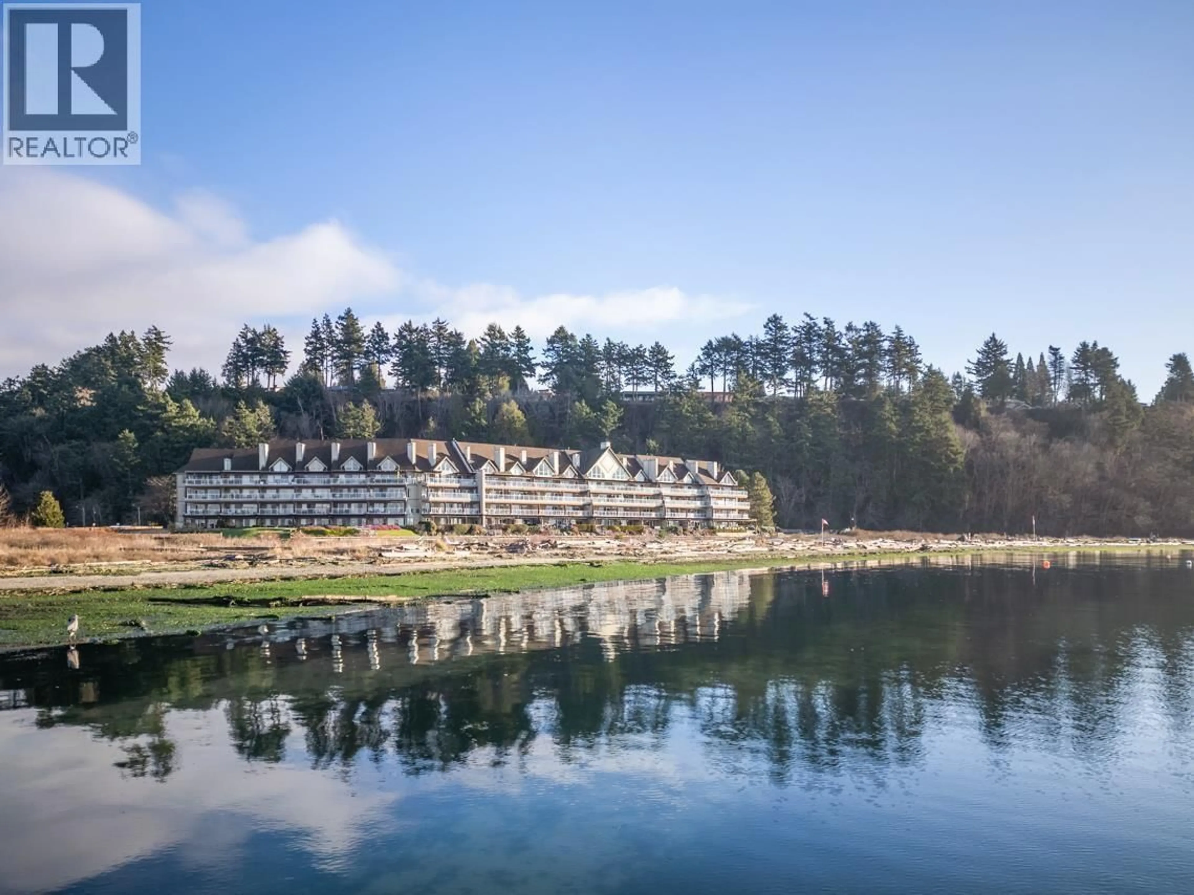 A pic from outside/outdoor area/front of a property/back of a property/a pic from drone, water/lake/river/ocean view for 319 - 1120 TSATSU SHORES DRIVE, Delta British Columbia V4M4G3