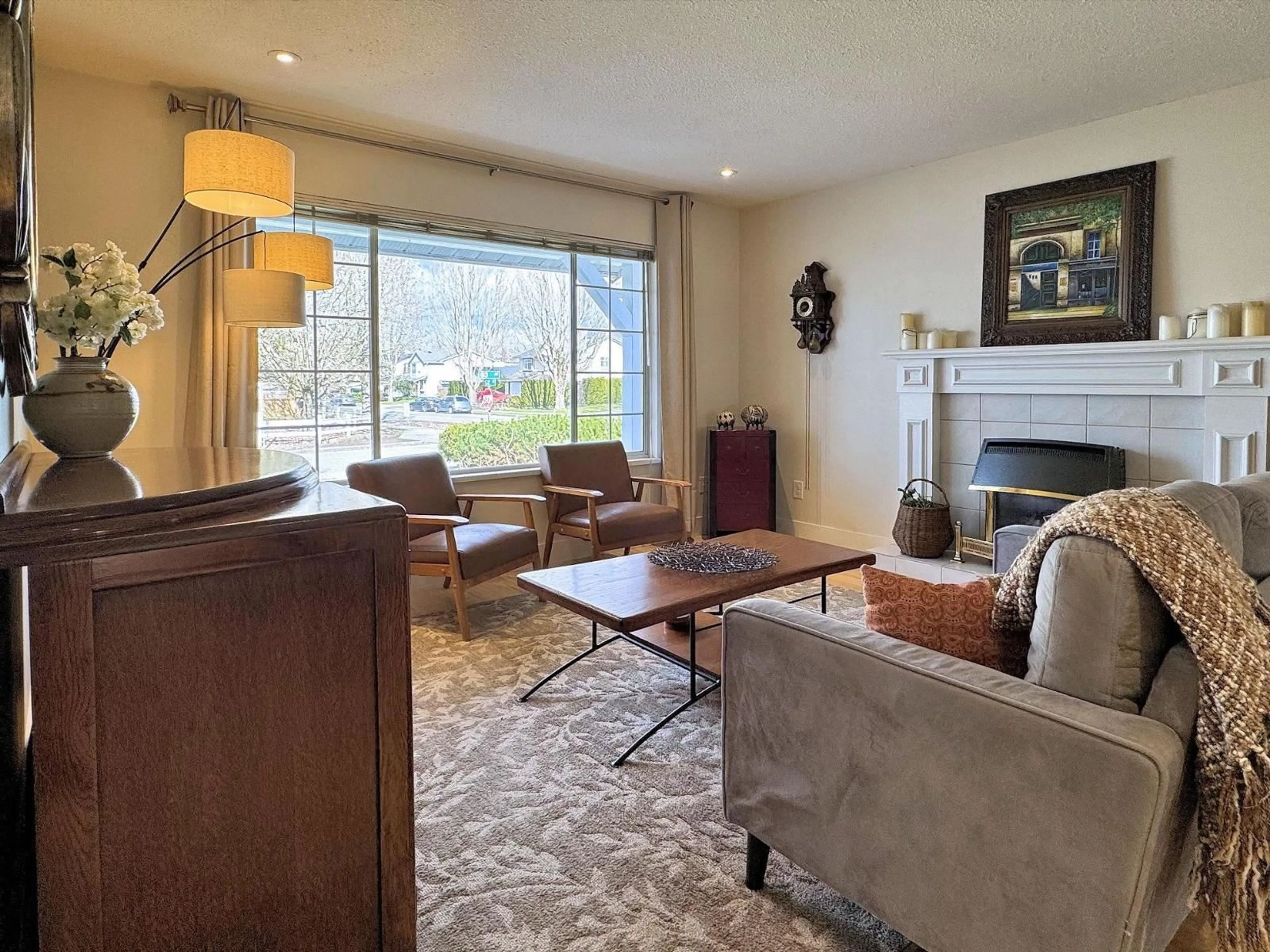 Living room with furniture, unknown for 17192 63 AVENUE, Surrey British Columbia V3S7G3