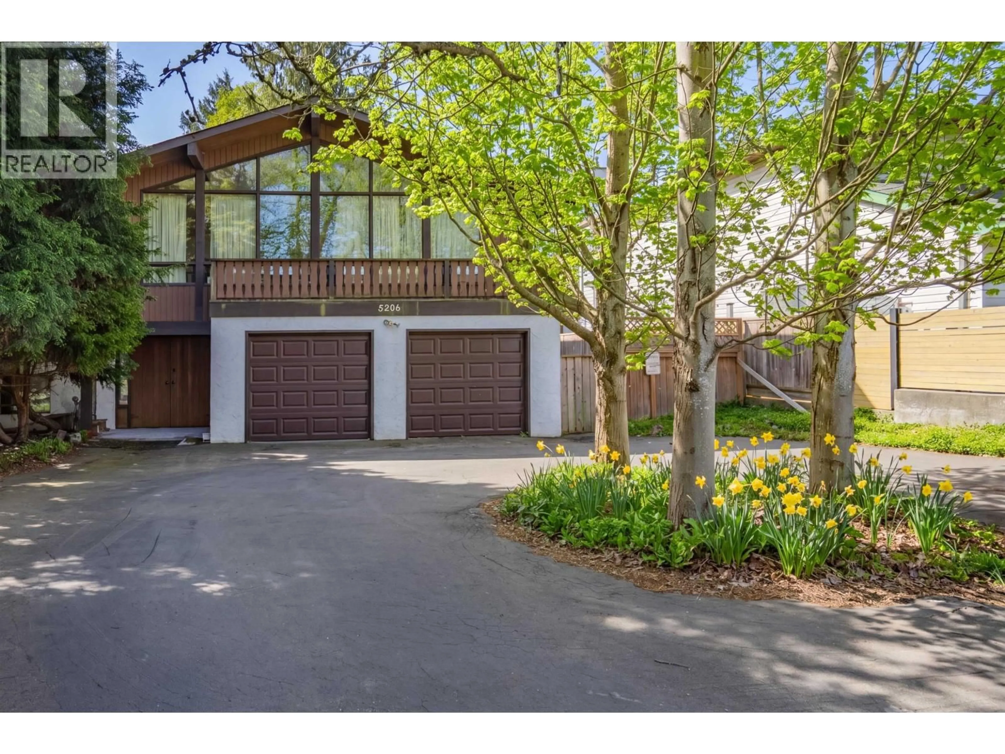 Indoor garage for 5206 12 AVENUE, Delta British Columbia V4M2A8