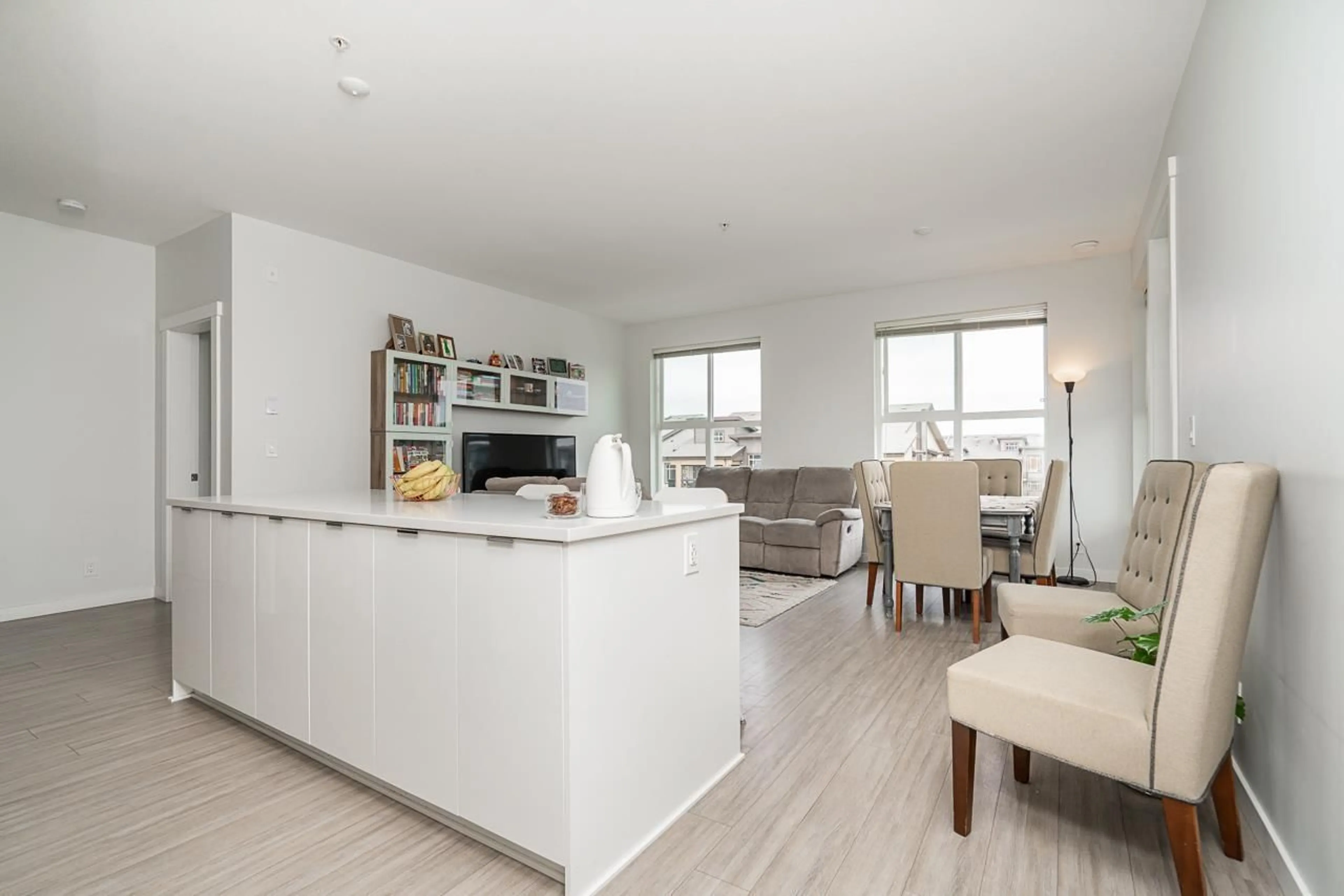 Open concept kitchen, wood/laminate floor for B516 - 8150 207 STREET, Langley British Columbia V2Y4J3