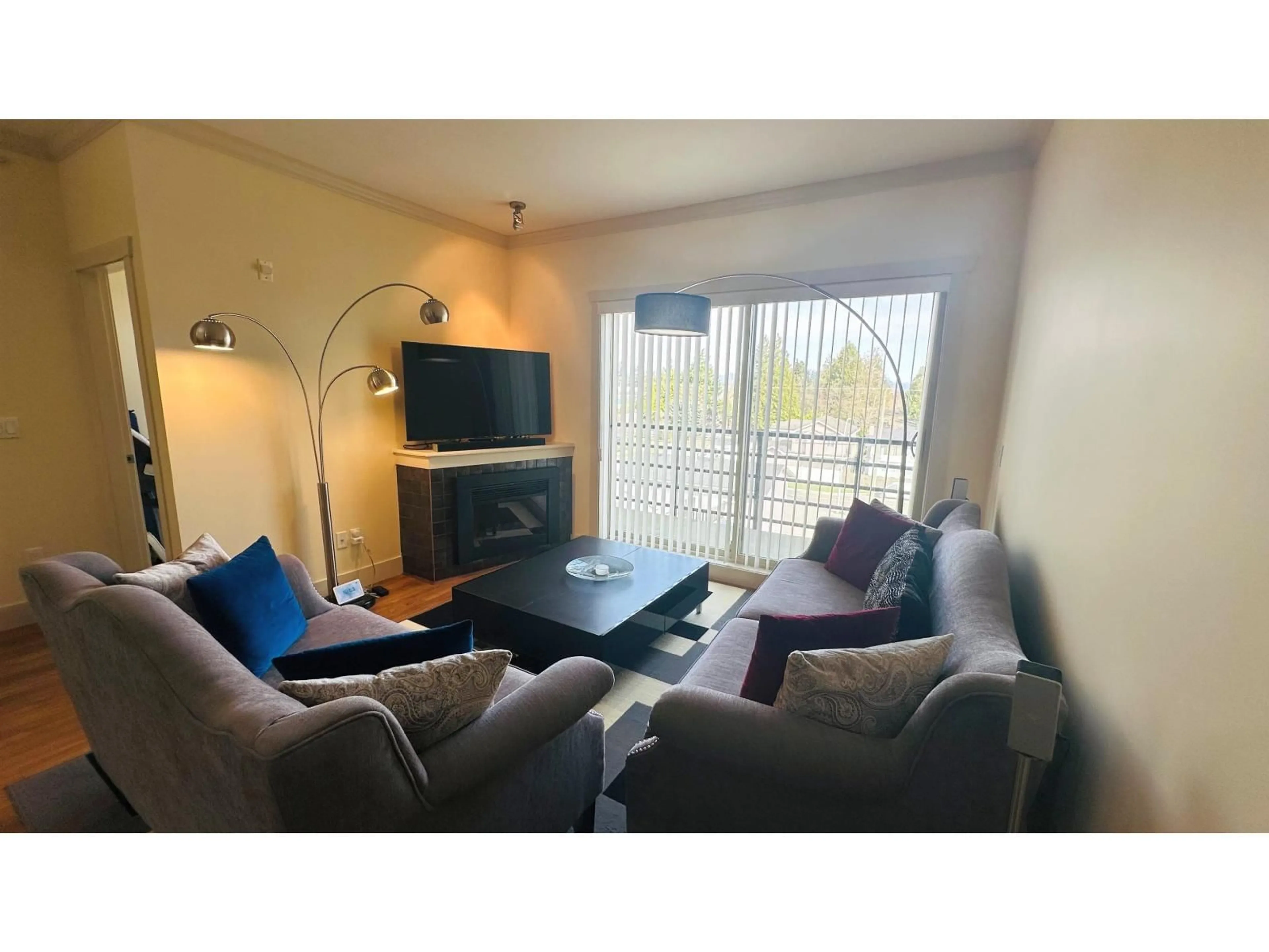 Living room with furniture, unknown for 411 - 8168 120A STREET, Surrey British Columbia V3W3P3