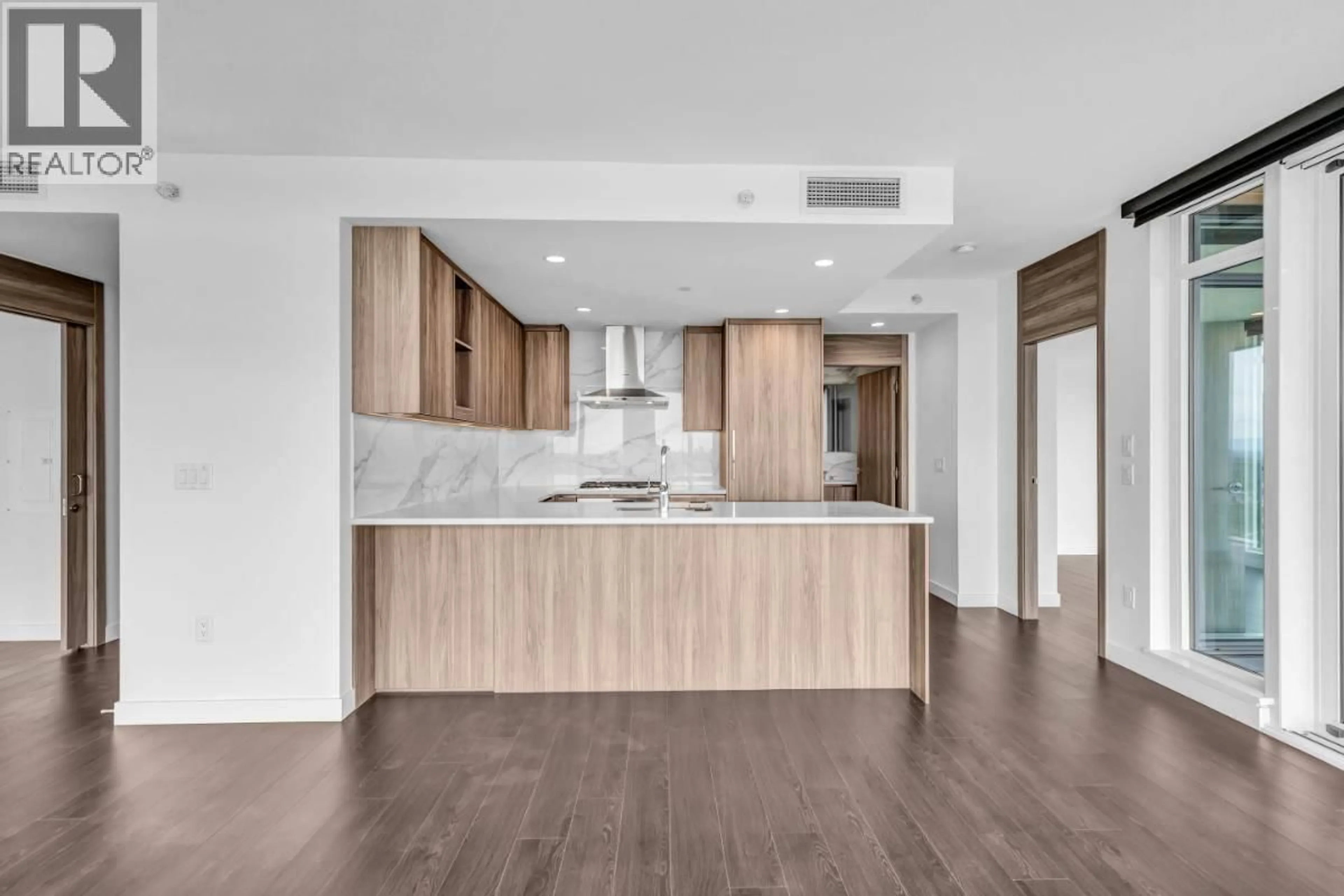 Open concept kitchen, wood/laminate floor for 5206 - 4880 LOUGHEED HIGHWAY, Burnaby British Columbia V5C0N1