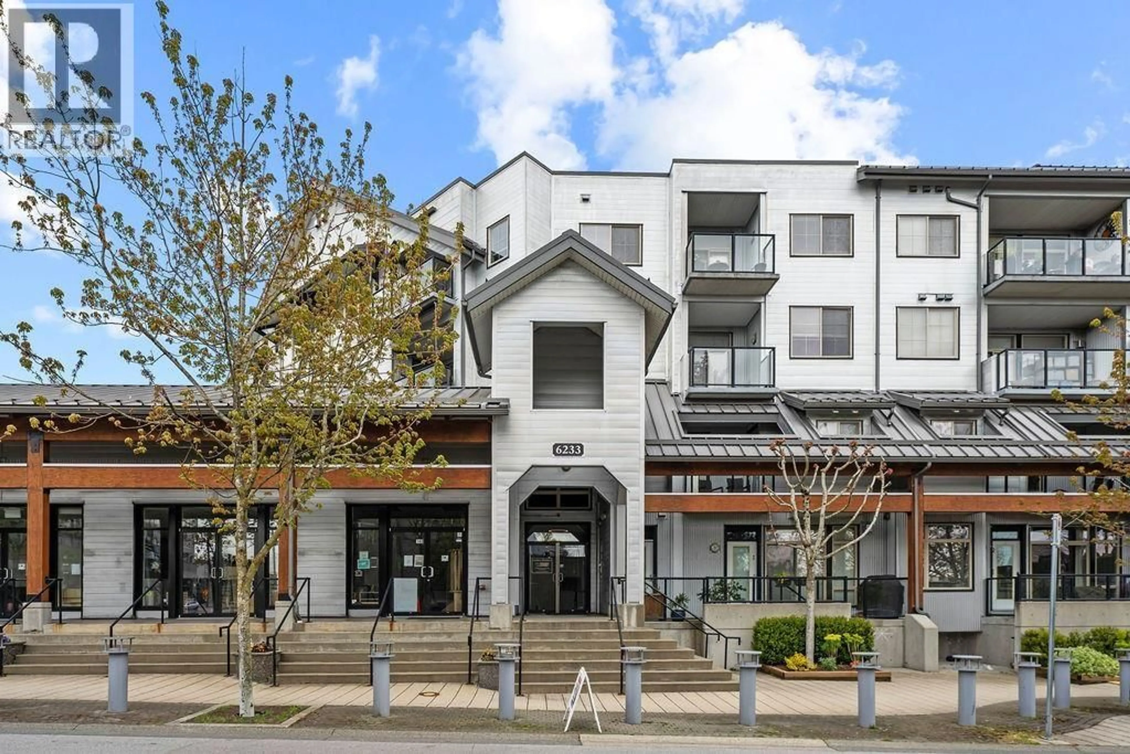 Patio, building for 314 - 6233 LONDON ROAD, Richmond British Columbia V7E3S3