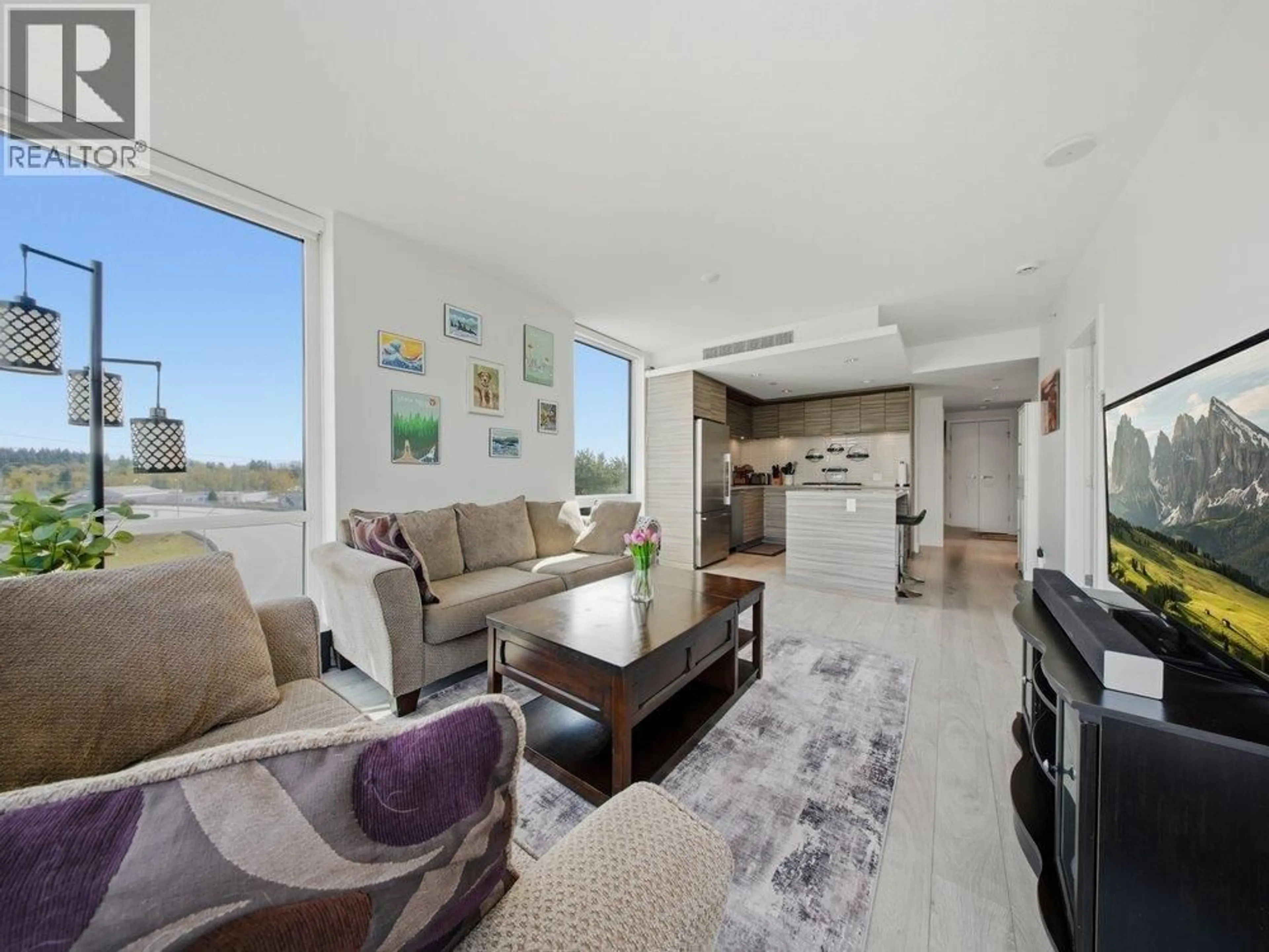 Living room with furniture, unknown for 602 - 1550 FERN STREET, North Vancouver British Columbia V7J0A9