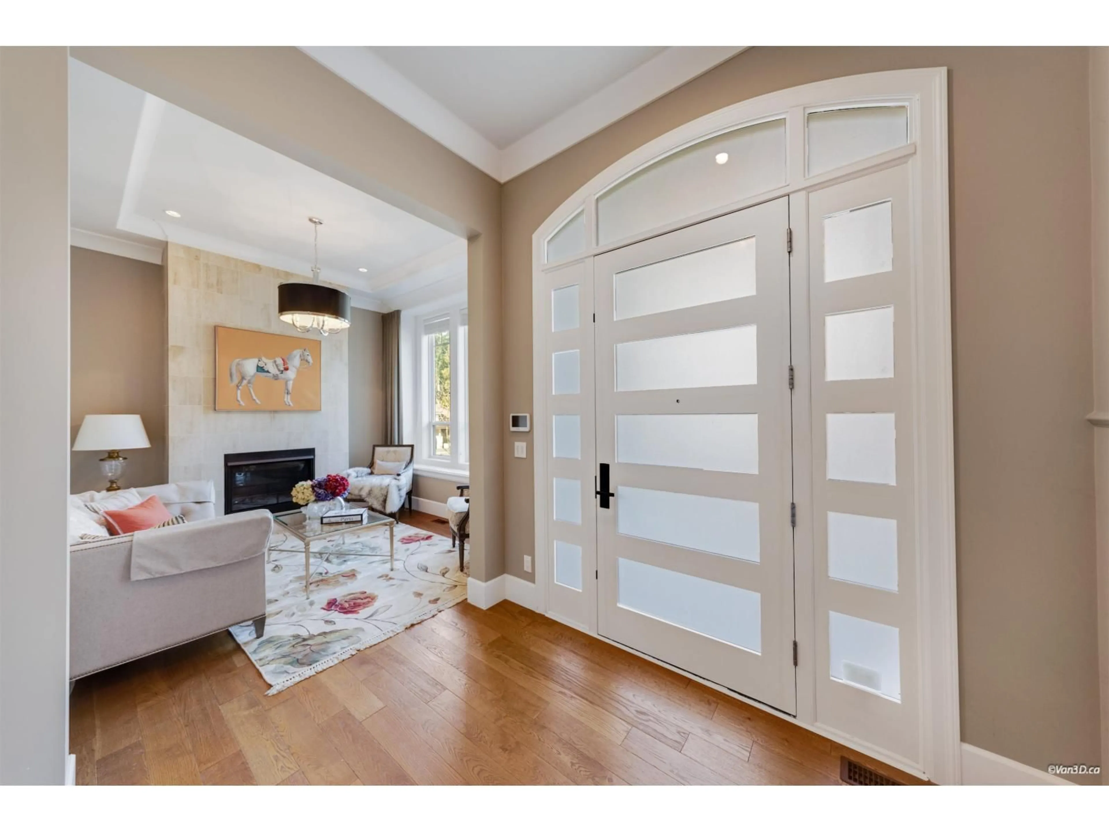 Indoor entryway for 14428 33A AVENUE, Surrey British Columbia V4P3R7