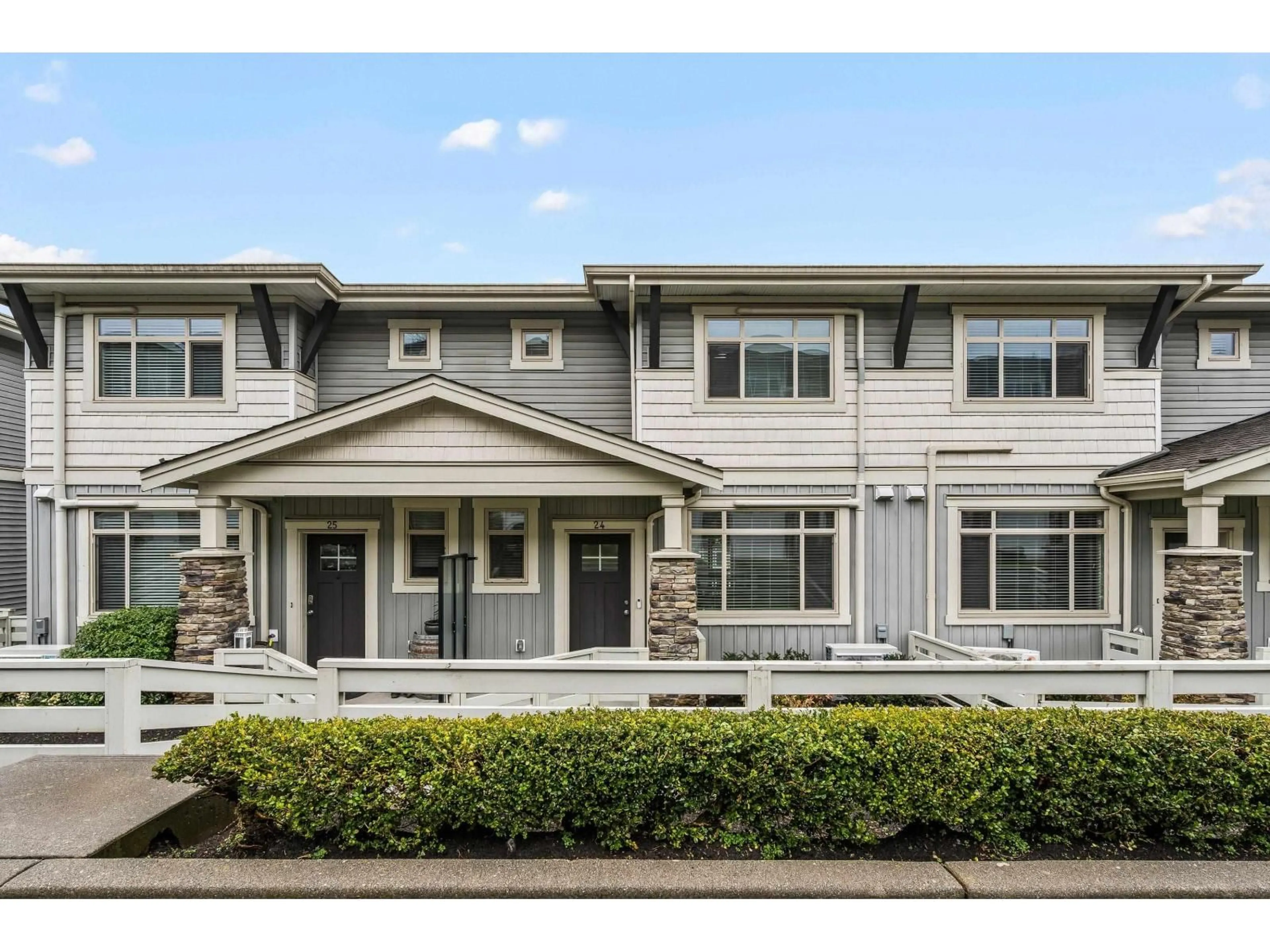 Home with vinyl exterior material, street for 24 - 34230 ELMWOOD DRIVE, Abbotsford British Columbia V2S0J1