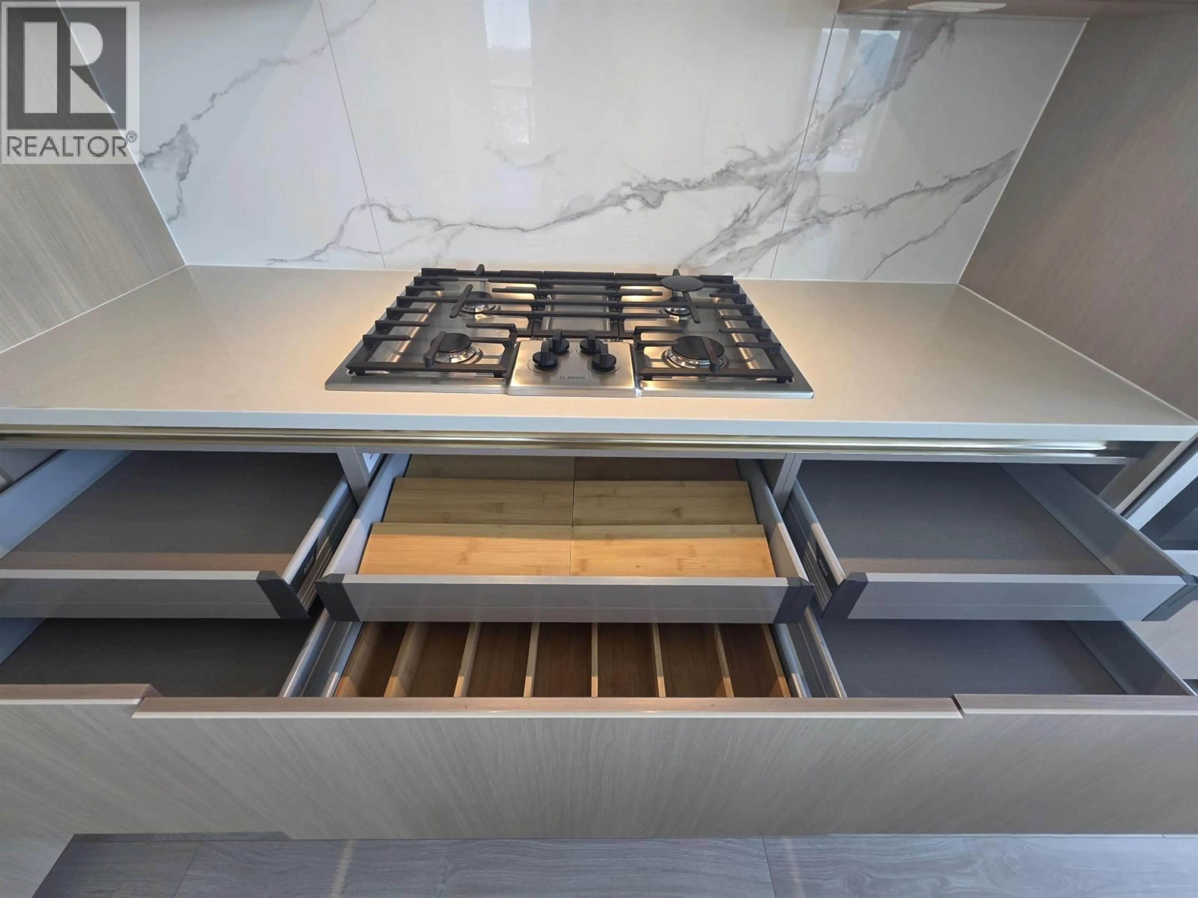 Contemporary kitchen, unknown for 5404 - 4880 LOUGHEED HIGHWAY, Burnaby British Columbia V5C0N1