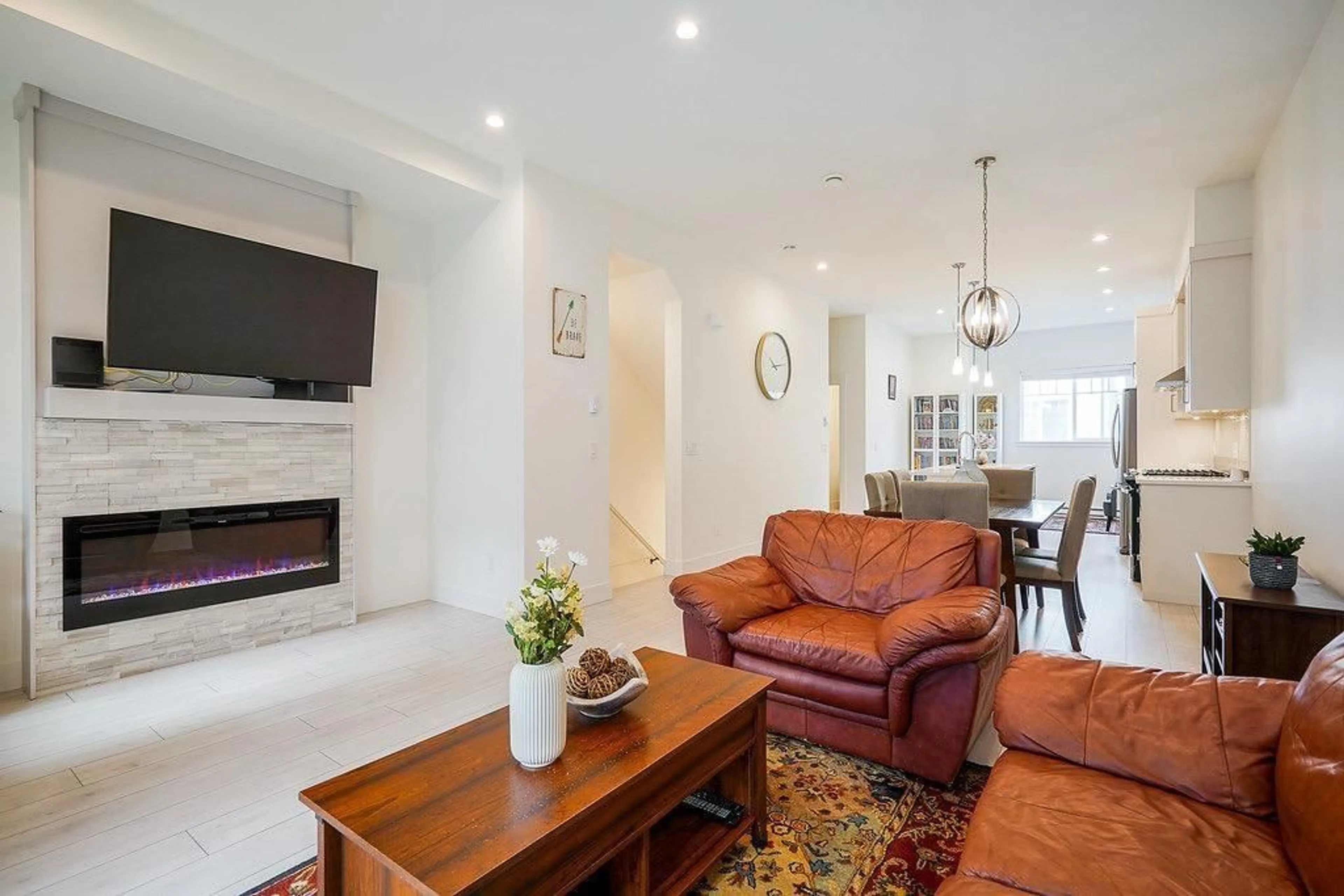 Living room with furniture, unknown for 24 - 6188 141 STREET, Surrey British Columbia V3X0J7
